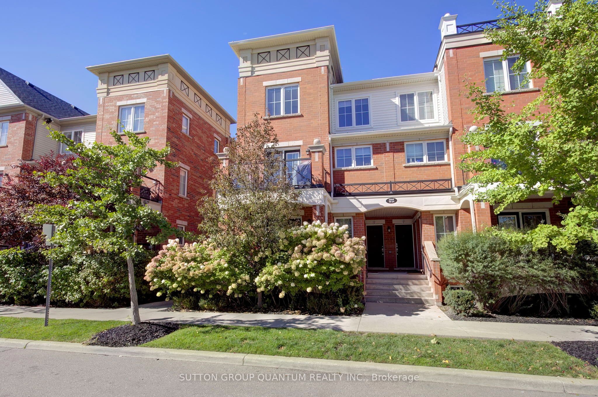 Unit 23 2504 Post Road photo 1