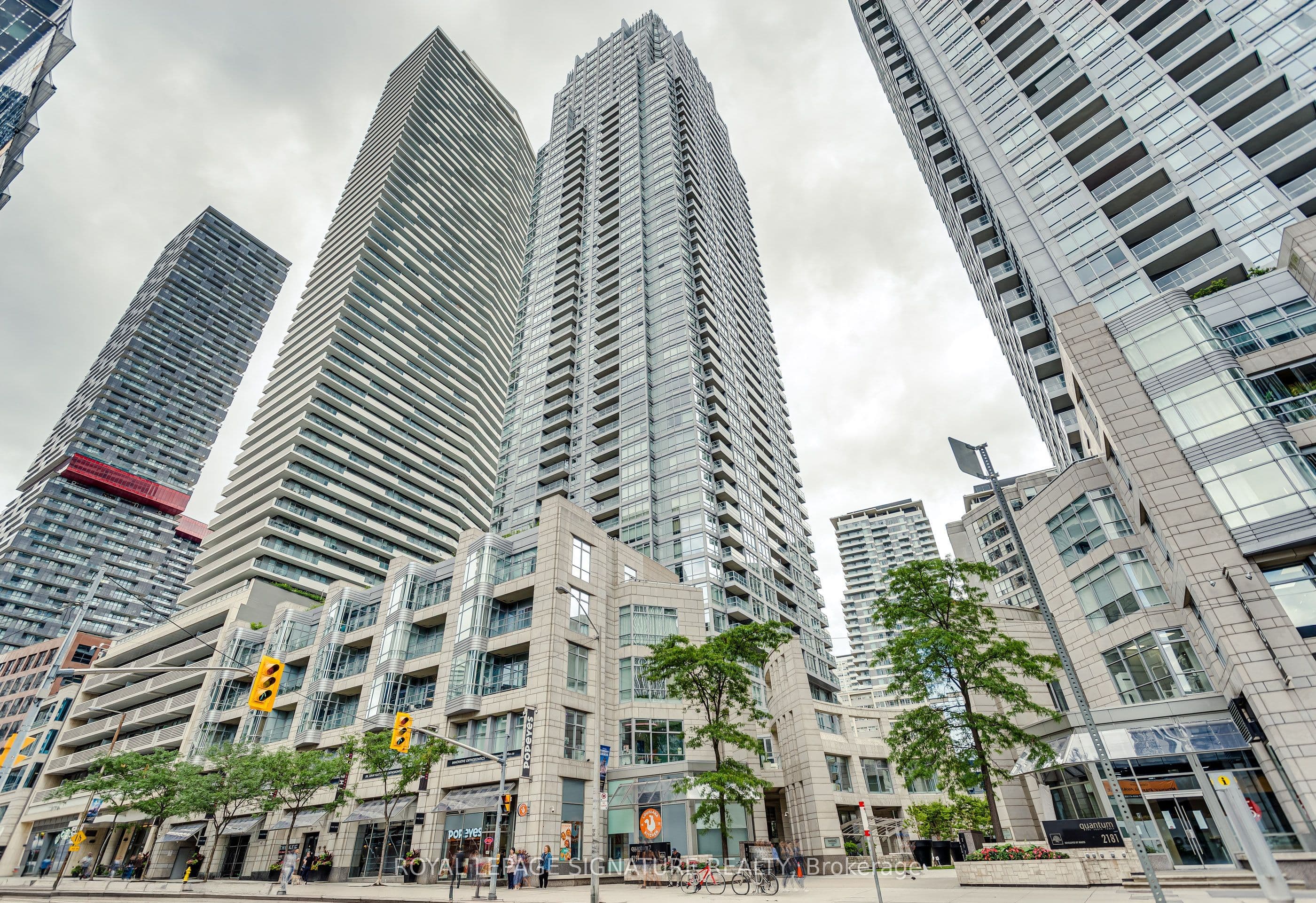Unit 910 2191 Yonge Street photo 1