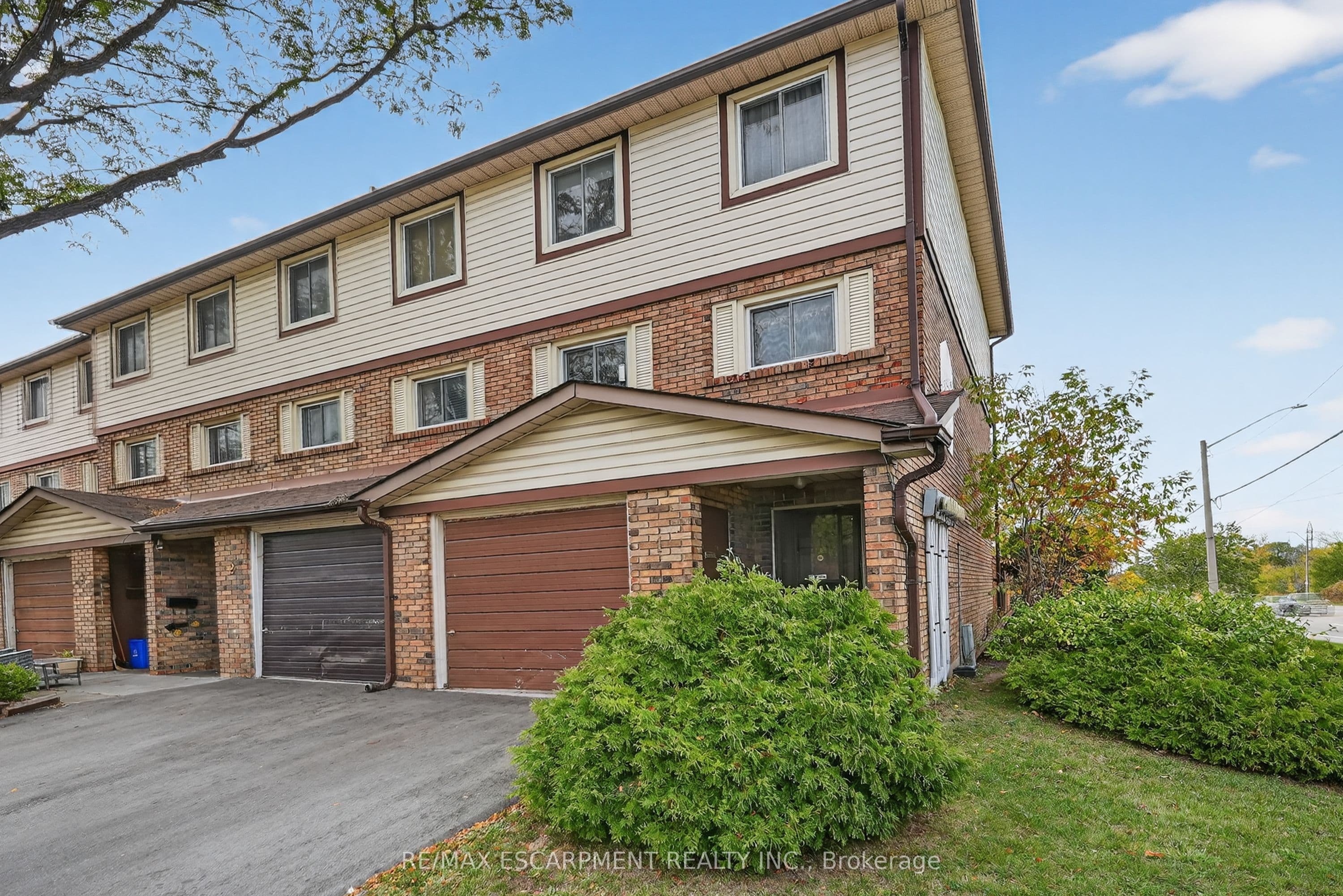Unit 1 34 Bow Valley Drive photo 1