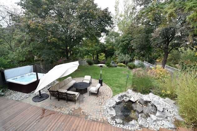 105 Parkview Hill Crescent photo 1