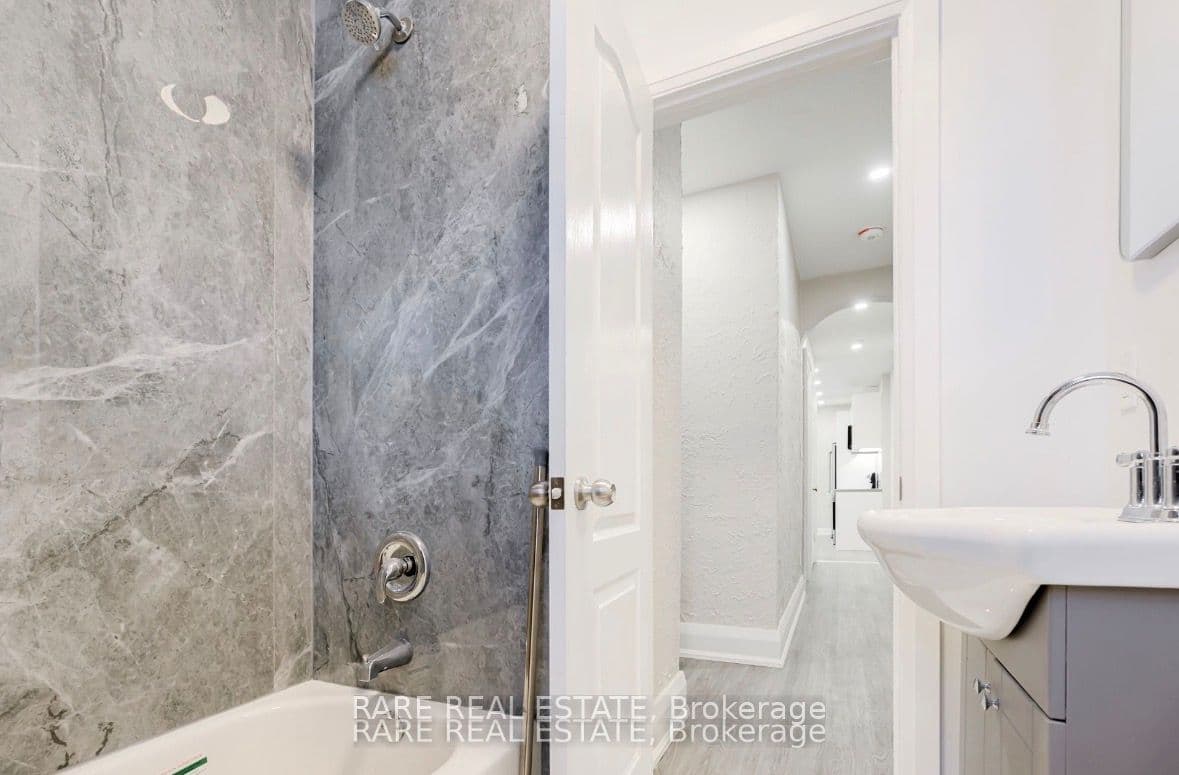 Unit Main 10 Castleview Avenue photo 1