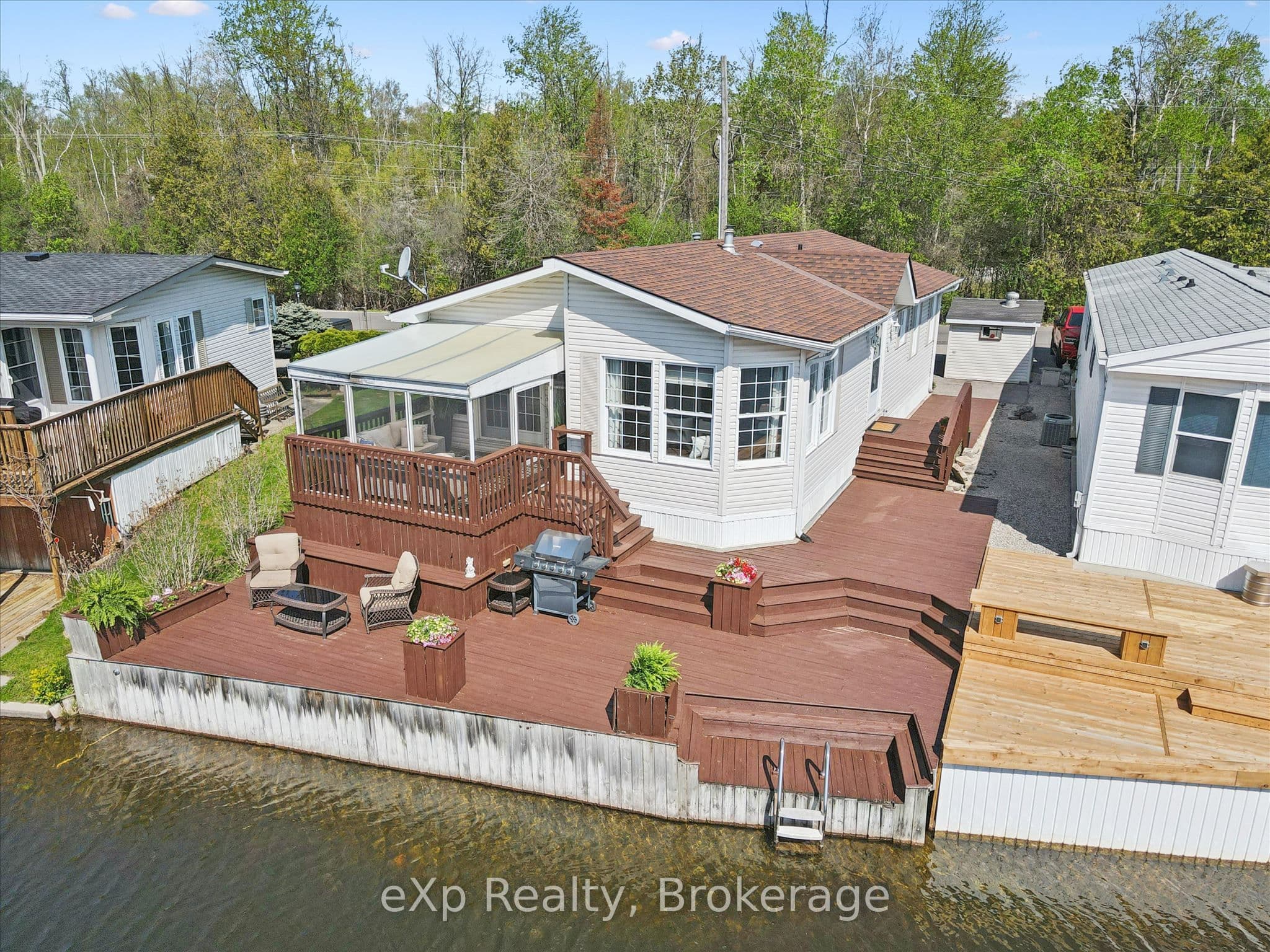 18 Jasper Heights Private photo 1