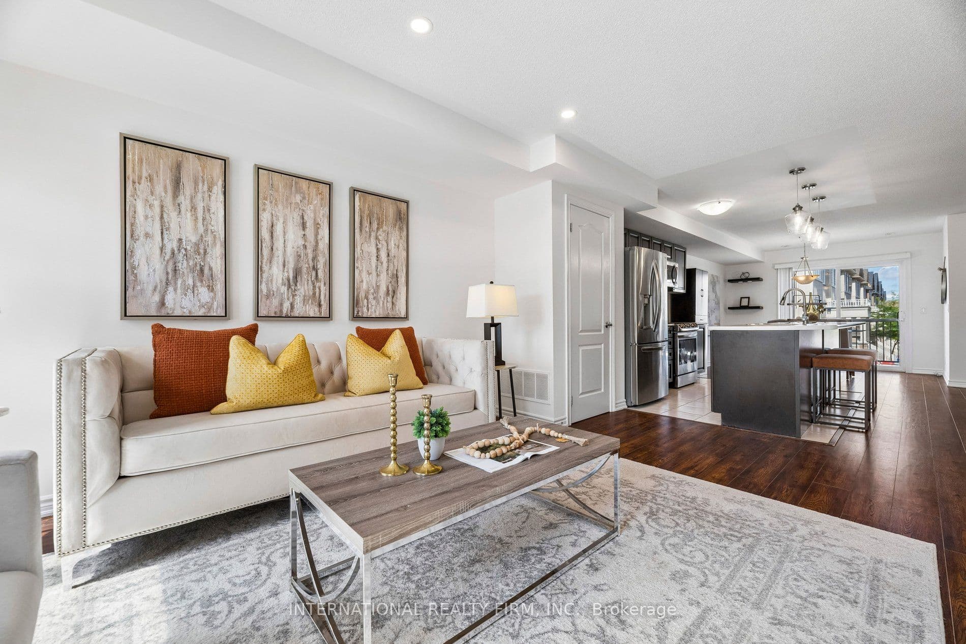 Unit 125 2500 Hill Rise Court photo 1