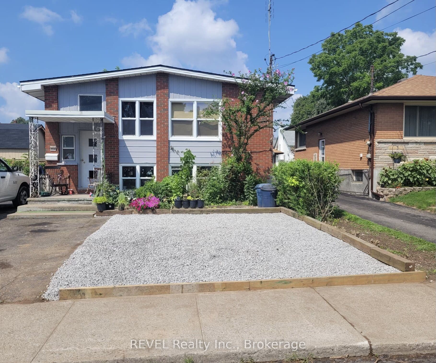 4591 Homewood Avenue photo 1