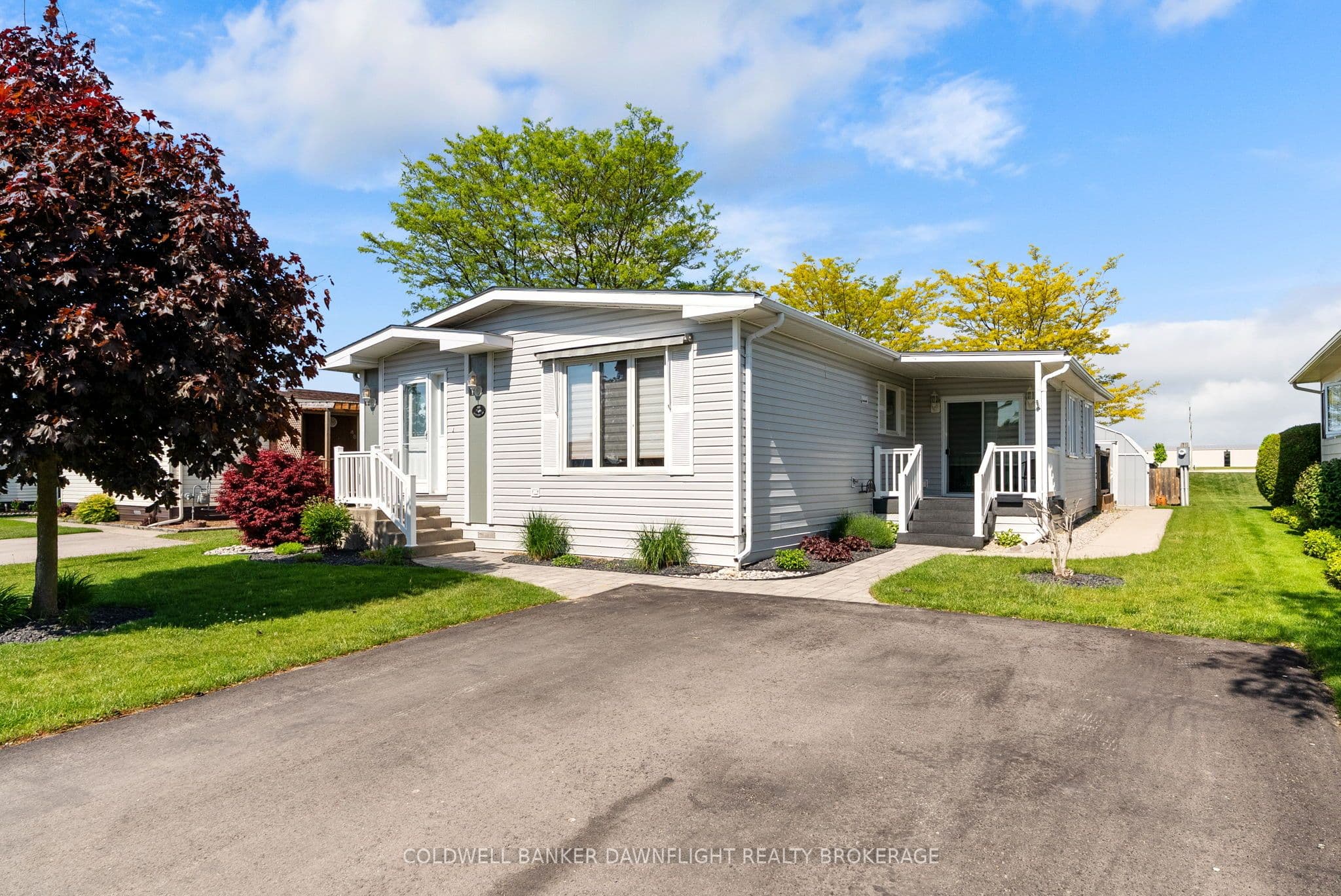 48 Redford Drive photo 1