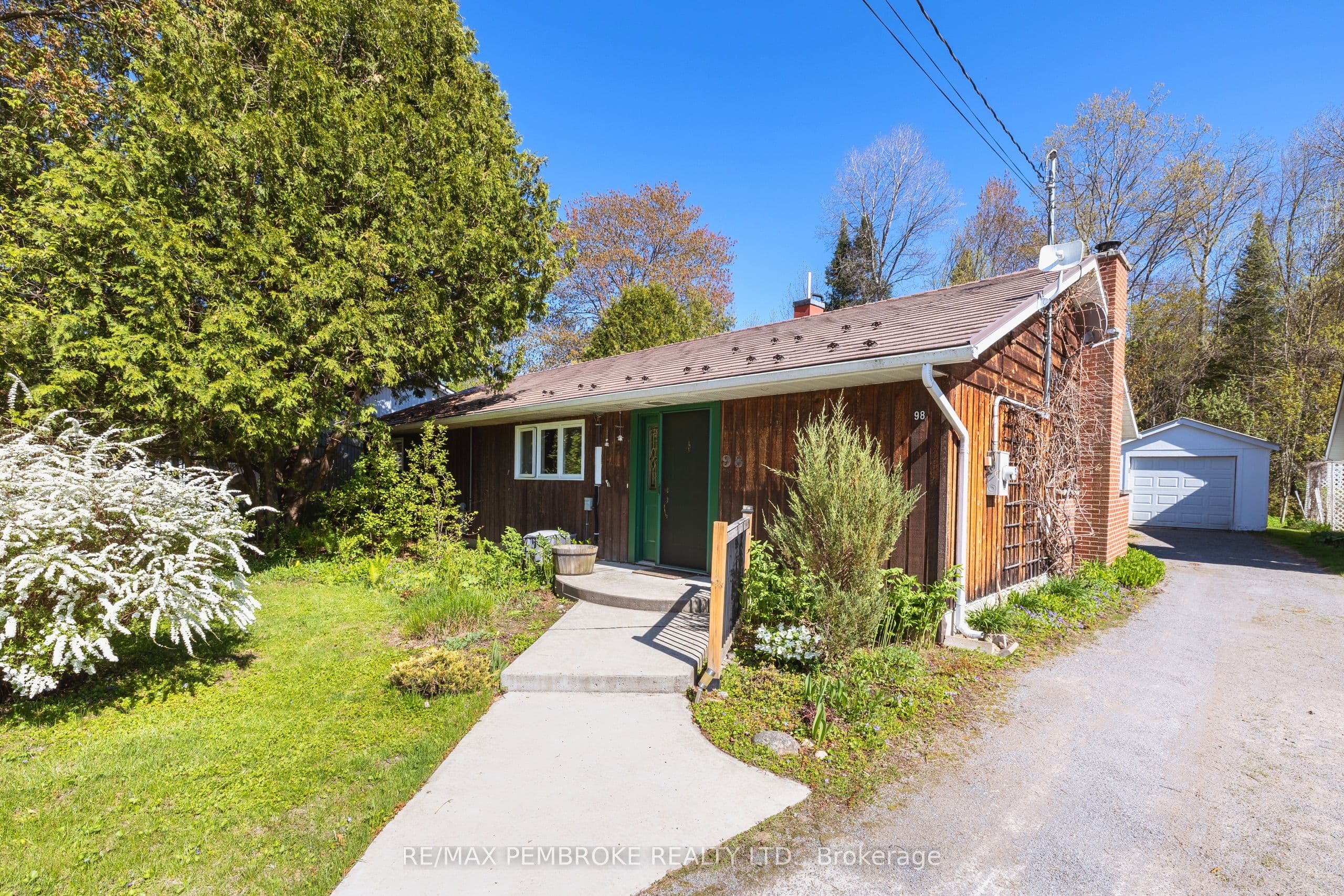 98 Glendale Avenue photo 1