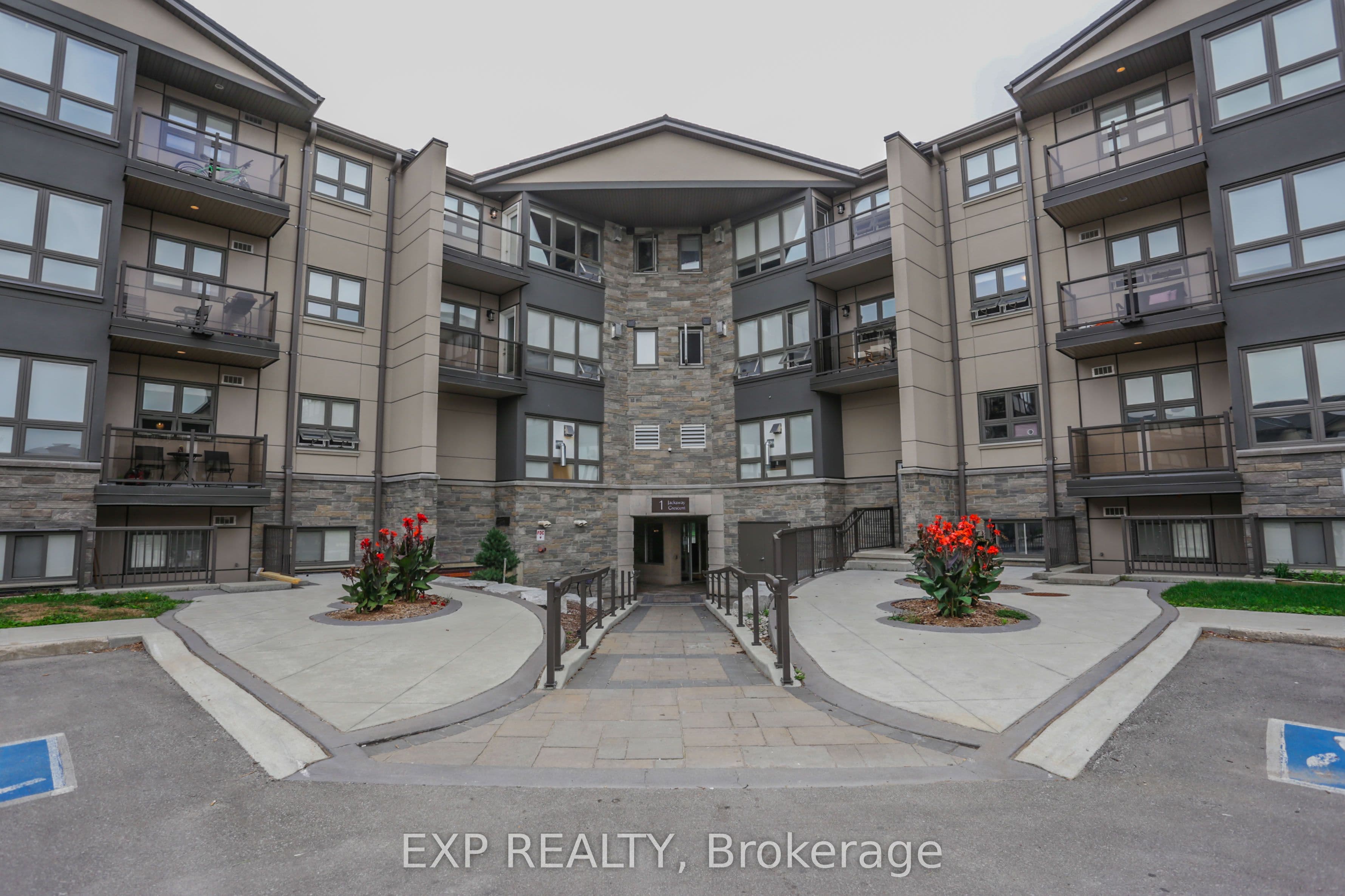 Unit 108 1 Jacksway Crescent photo 1