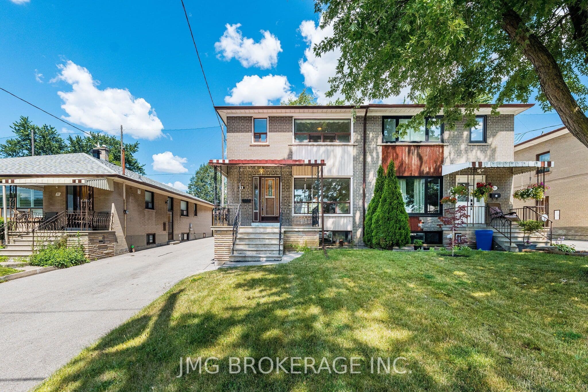 53 Foxrun Avenue photo 1