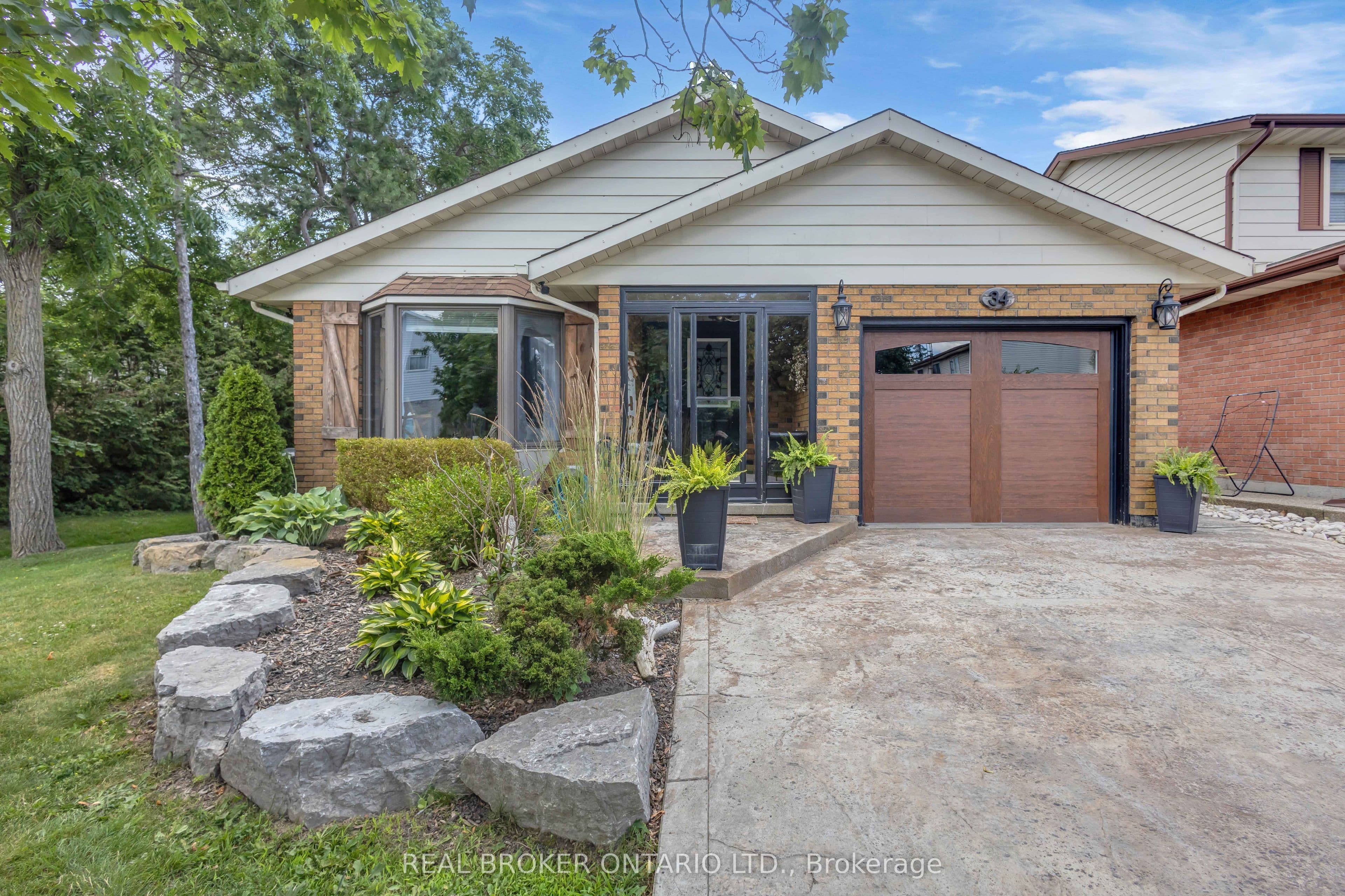 34 Elmvale Court photo 1