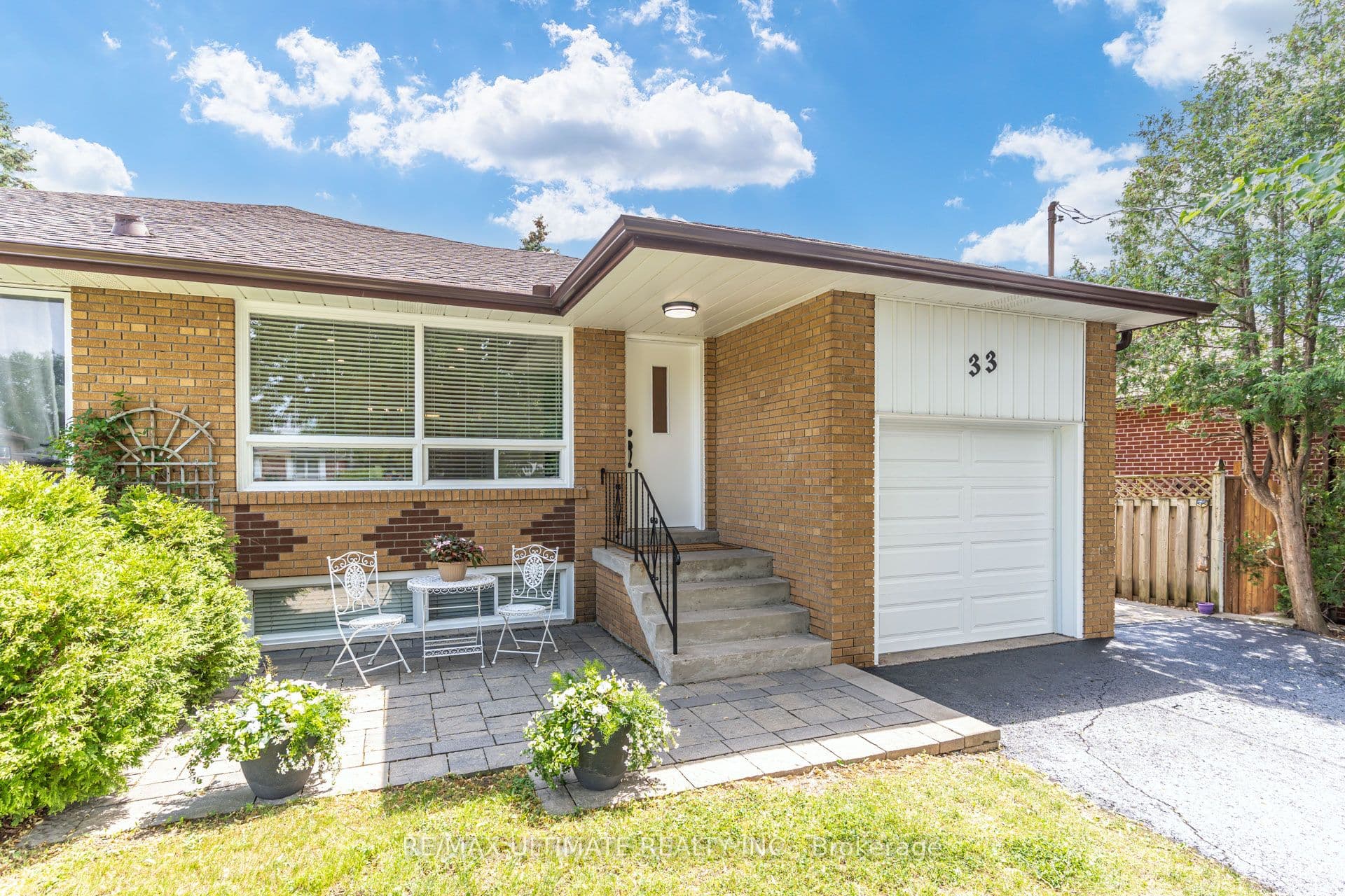 33 King Richard Court photo 1