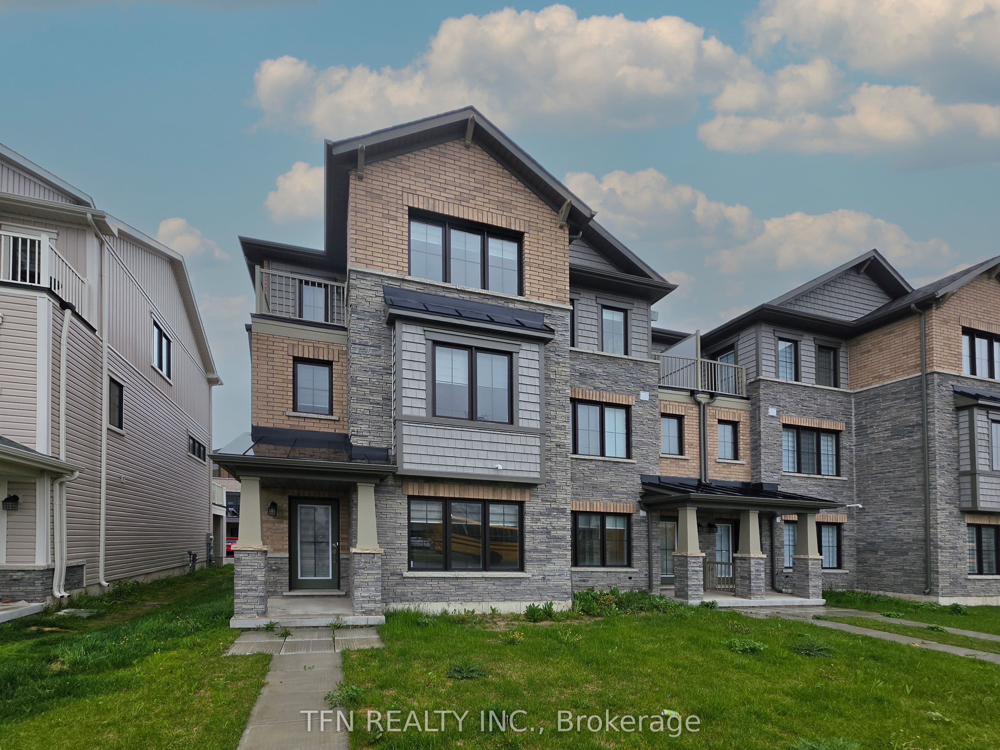 231 Melody Lane photo 1