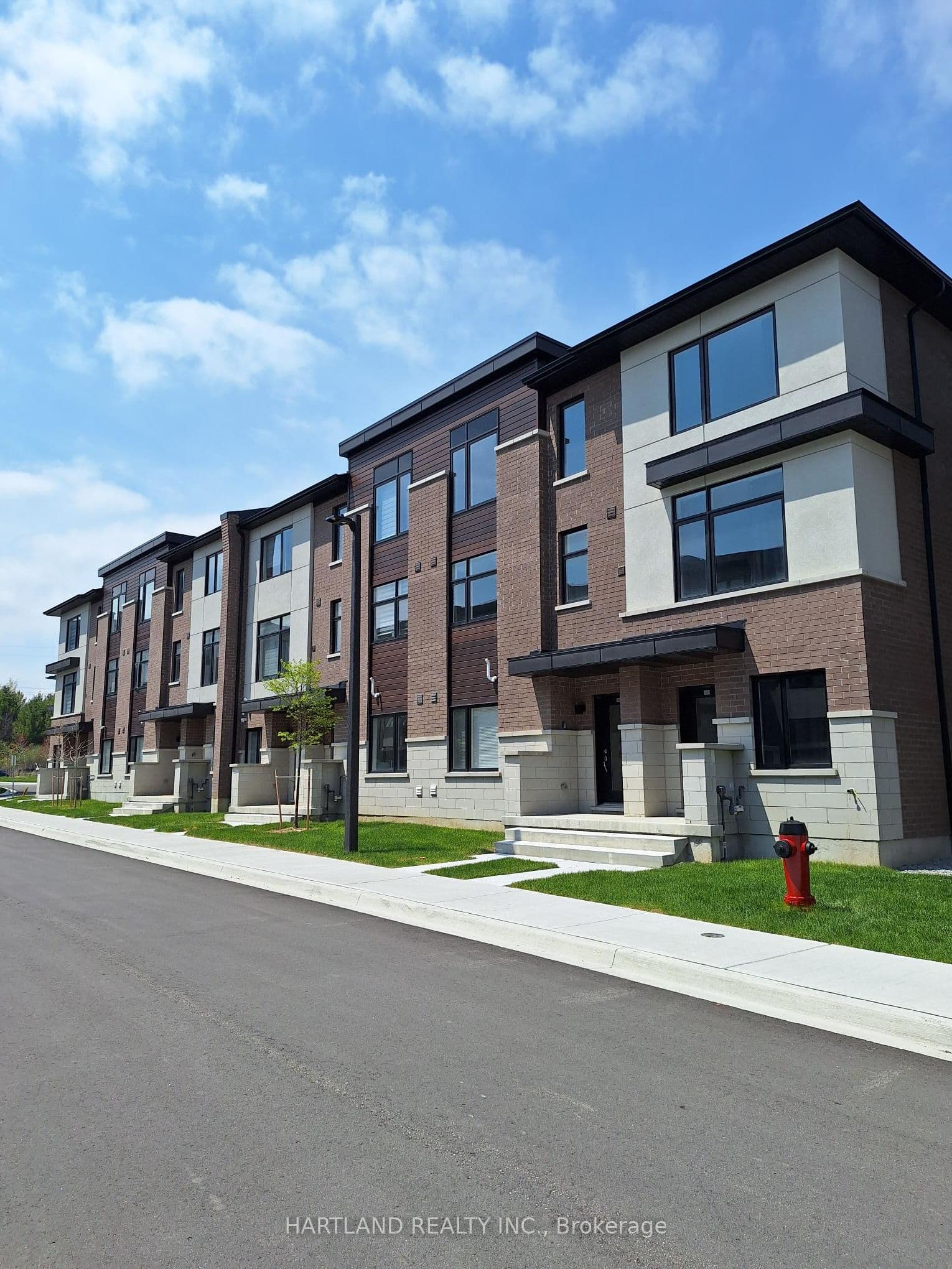 Unit 1205 1695 Dersan Street photo 1