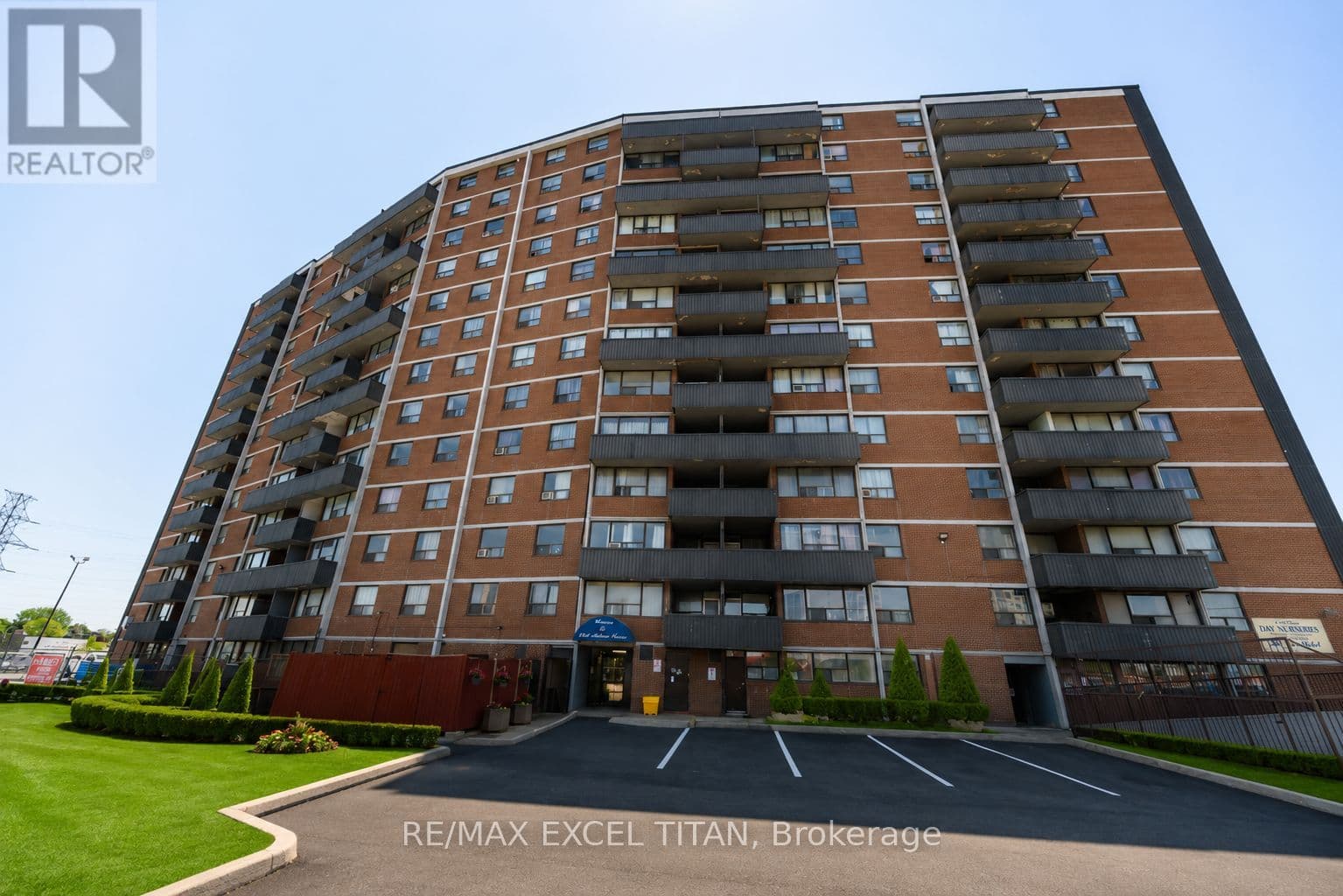 Unit 802 1385 Midland Avenue photo 1