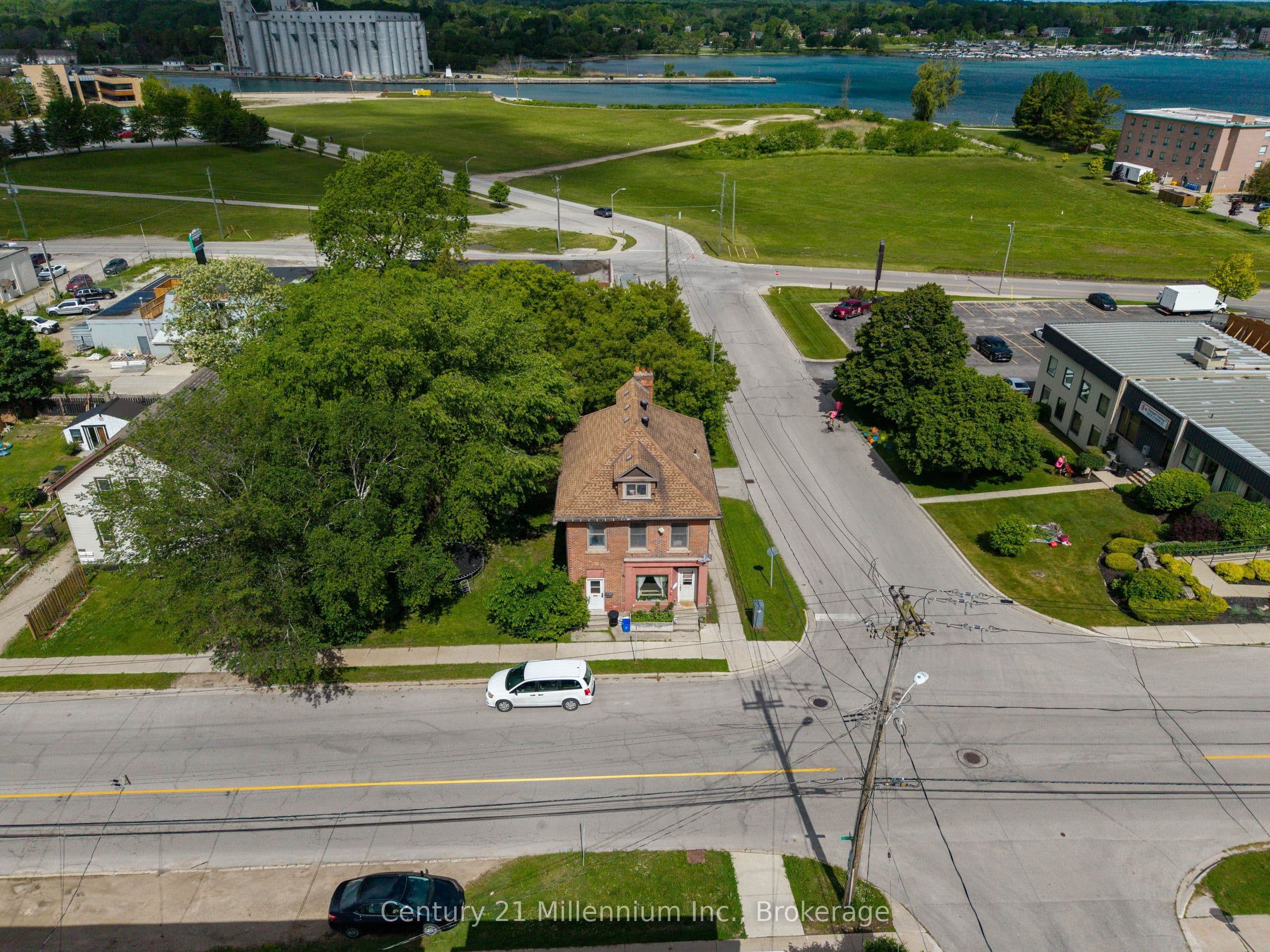 1700 3rd Avenue photo 1