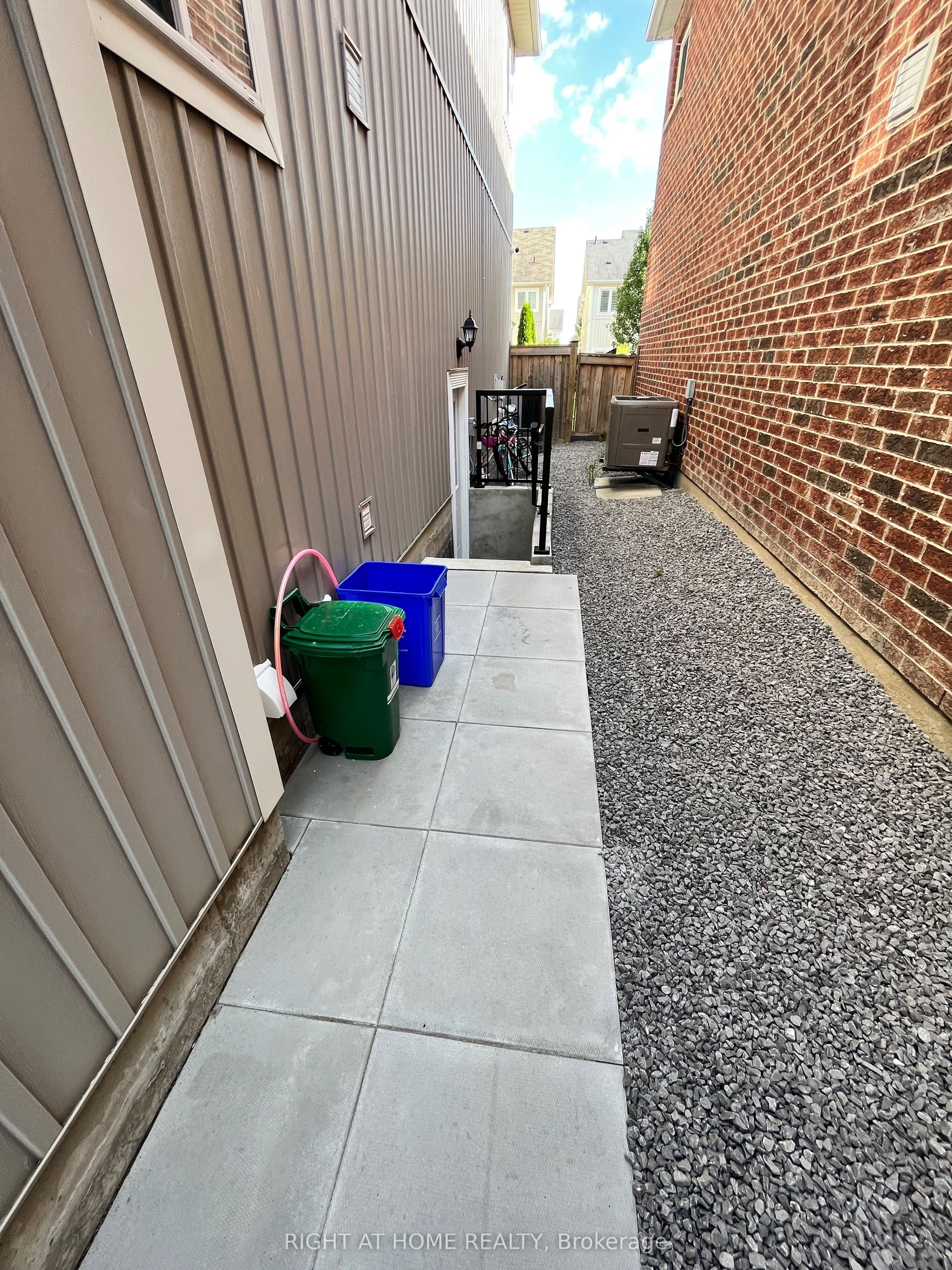 19 Shrewsbury Drive photo 1