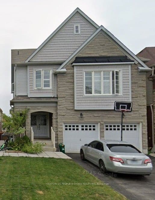 1921 Cocklin Crescent photo 1