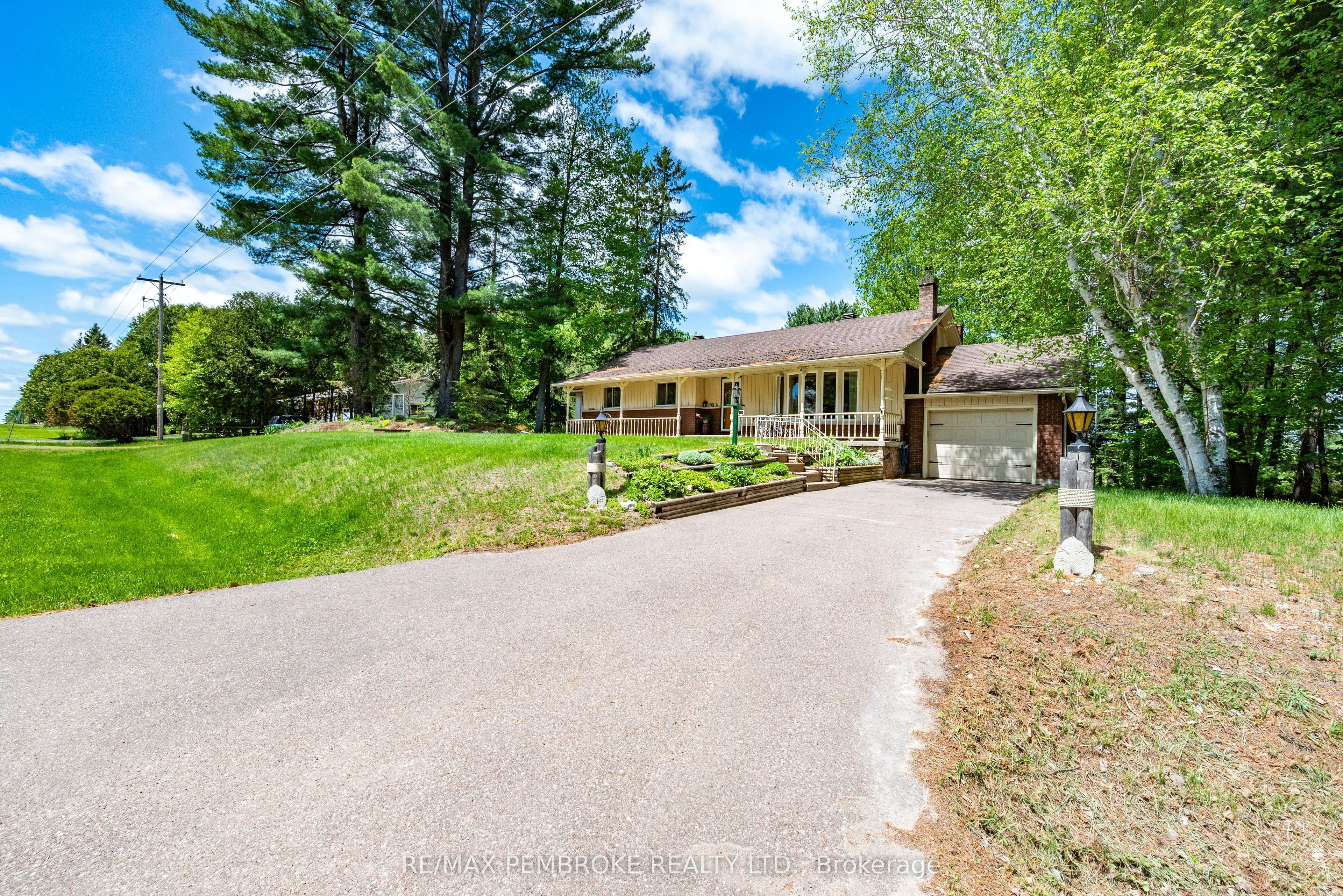 236 Witt Road photo 1