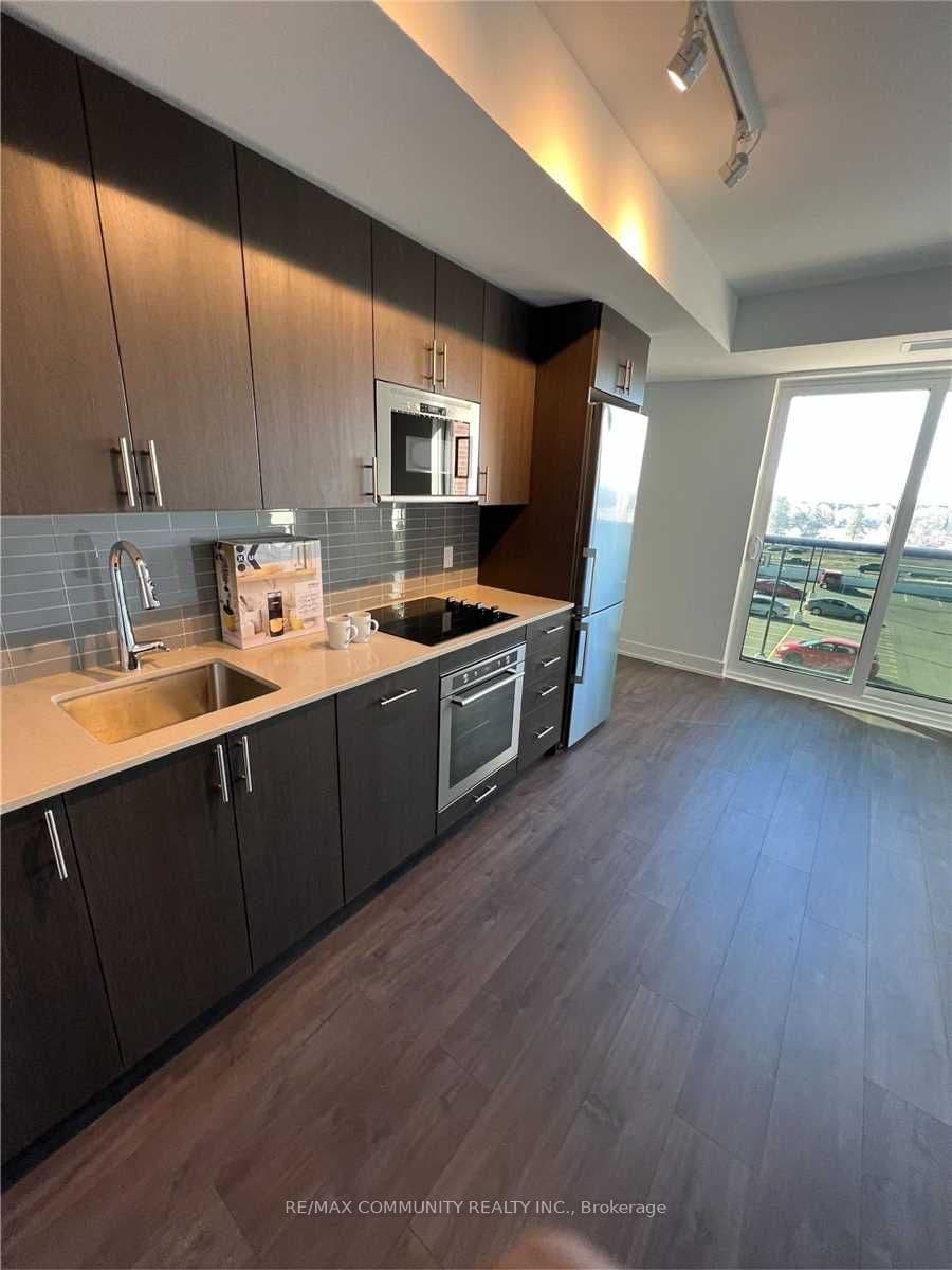 Unit 419 2550 Simcoe Street photo 1