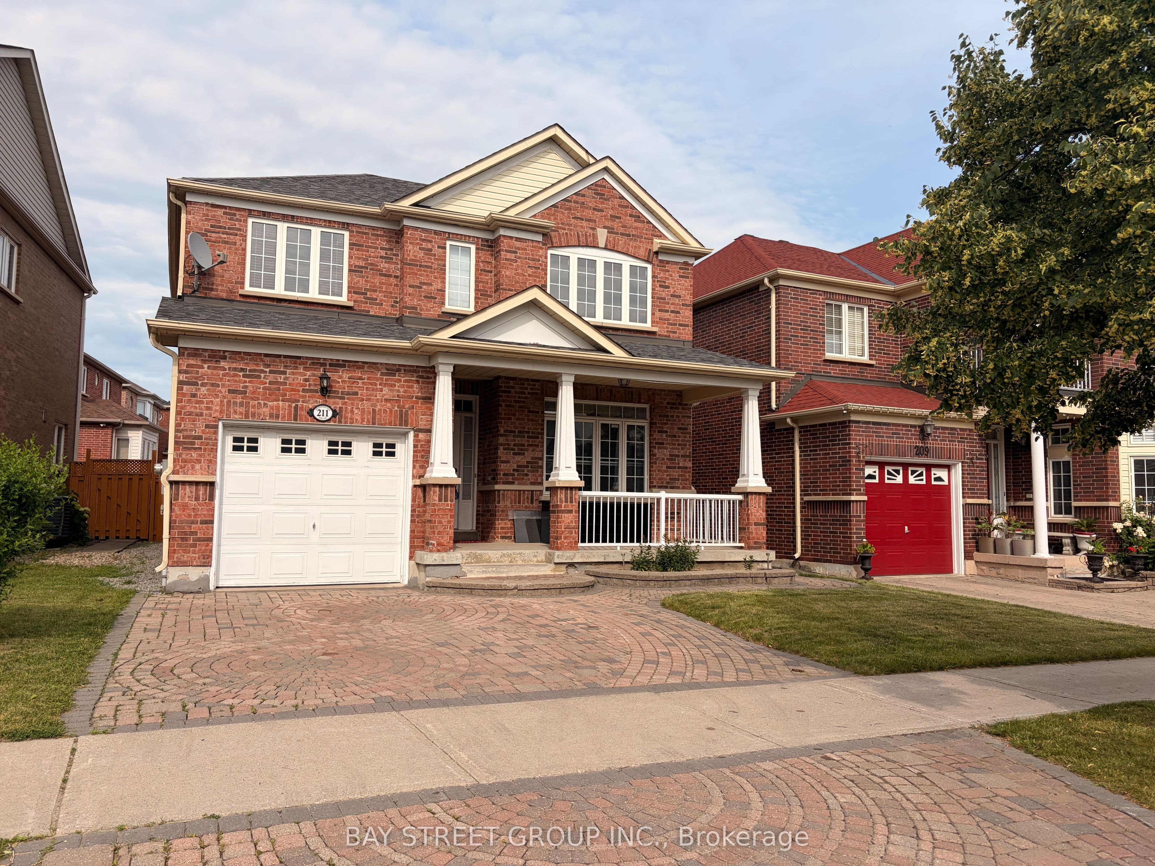 211 Stonebridge Drive photo 1