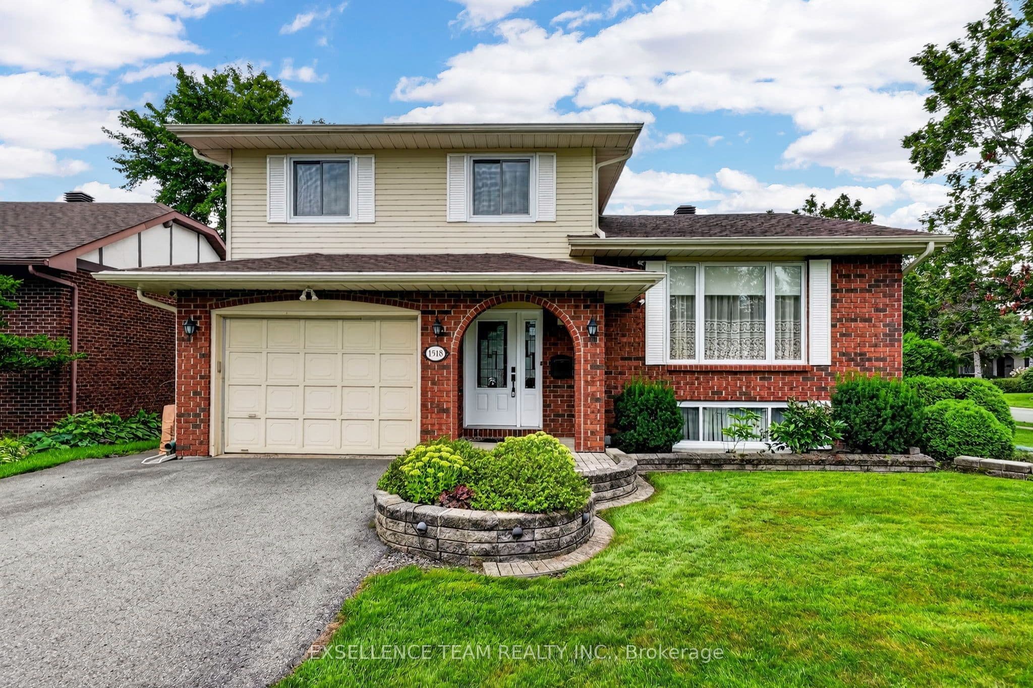 1518 Blakely Drive photo 1