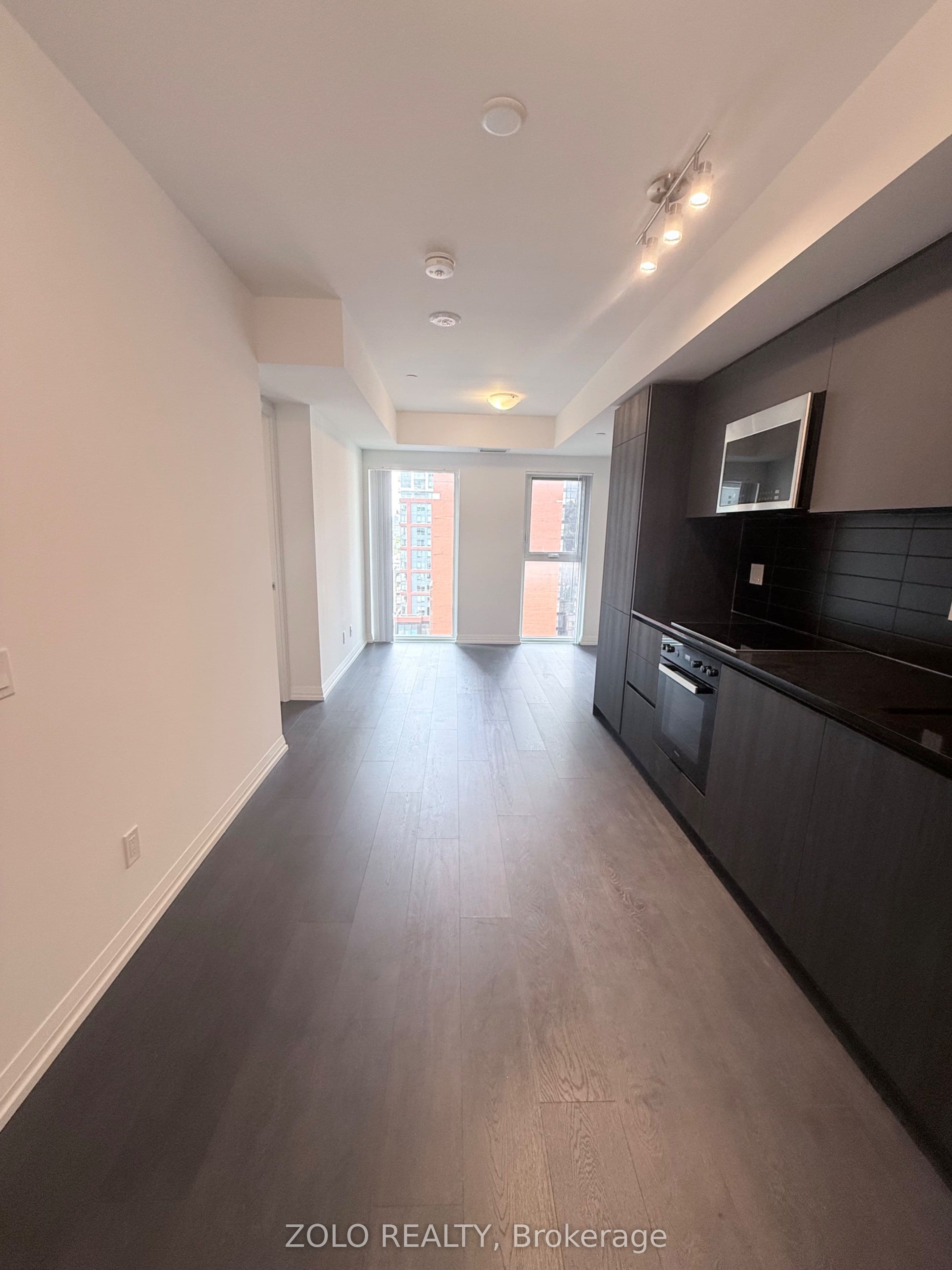 Unit 1106 400 King Street photo 1