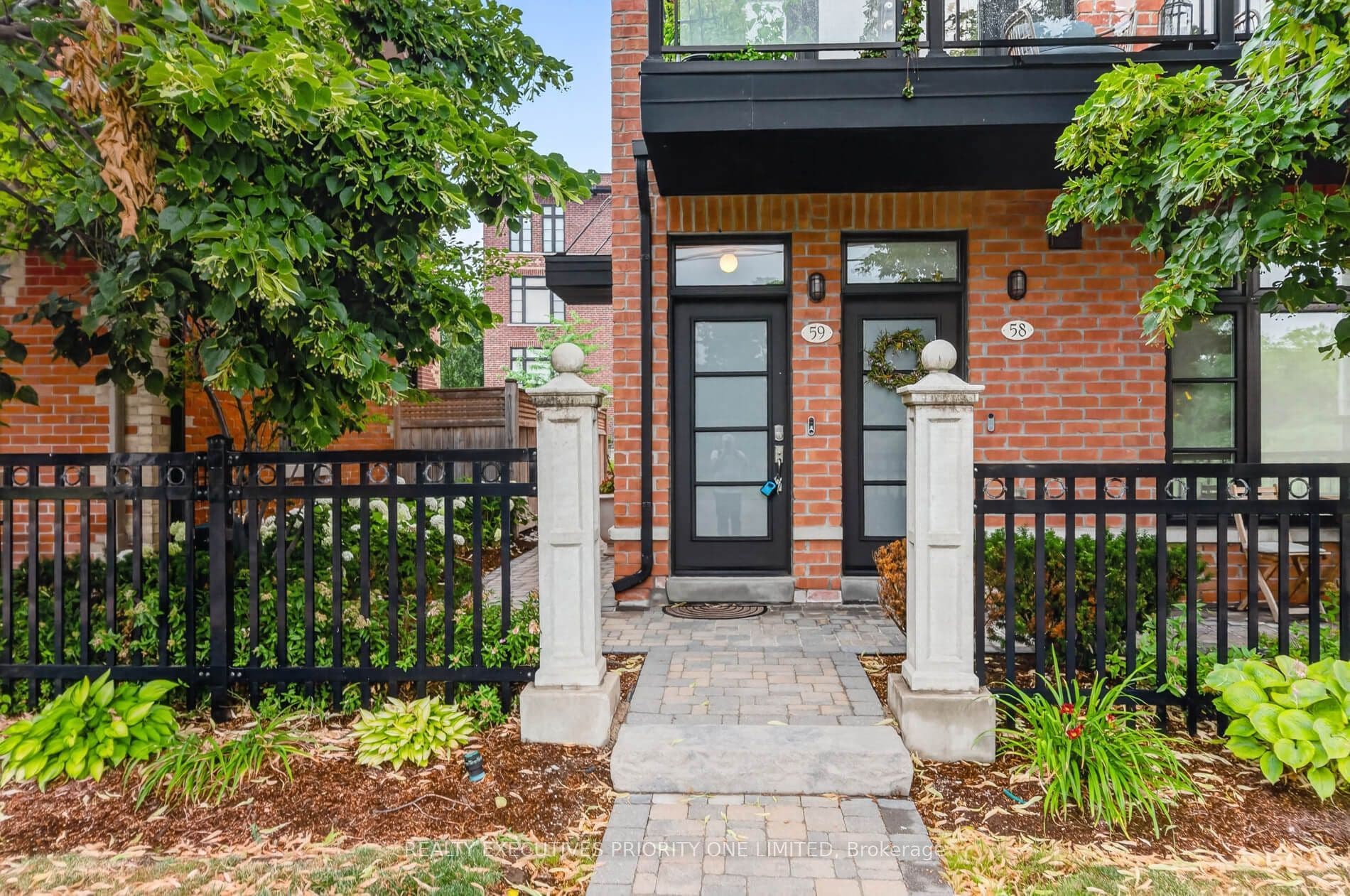 Unit 59 8161 Kipling Avenue photo 1