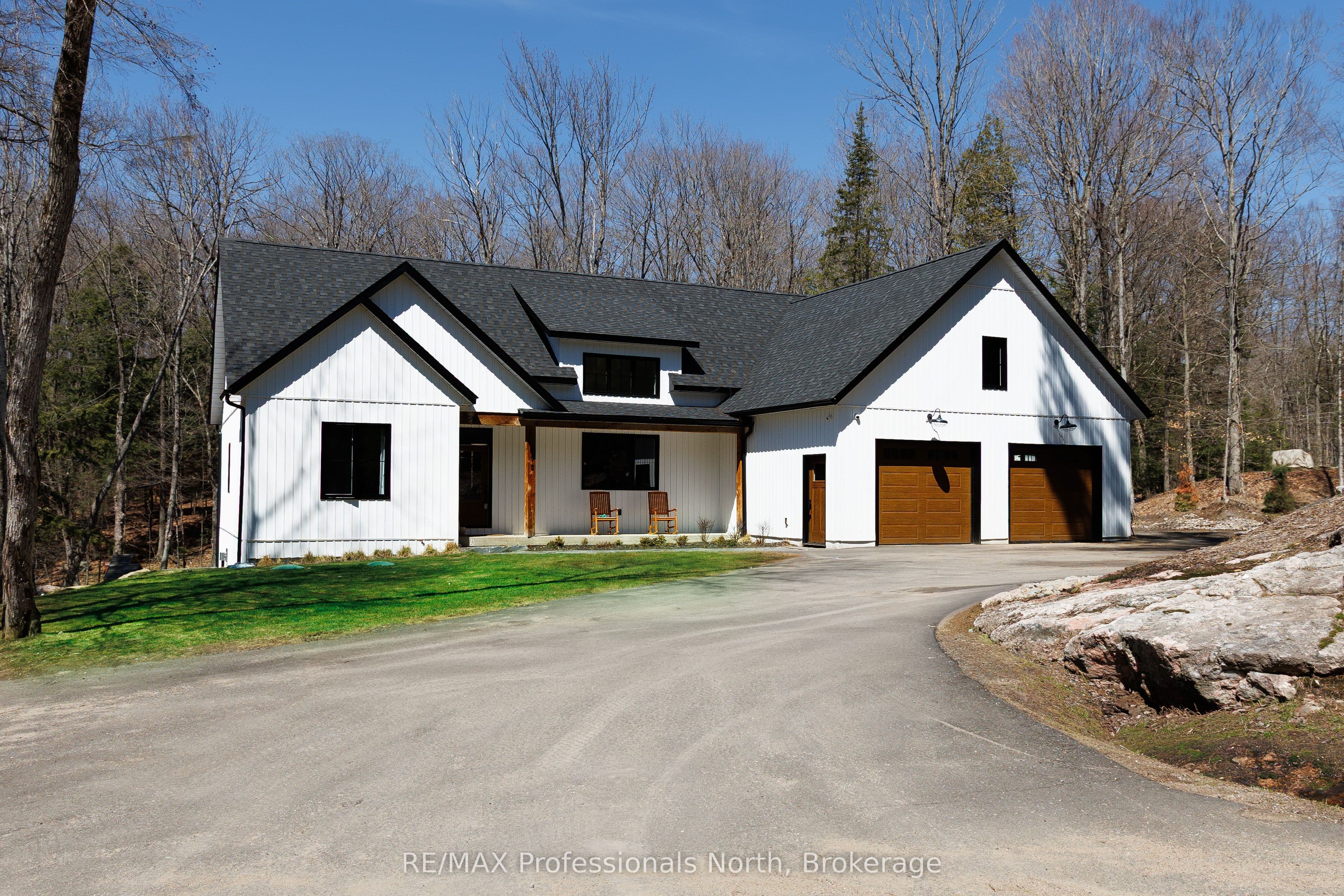 195 Lakeview Street photo 1