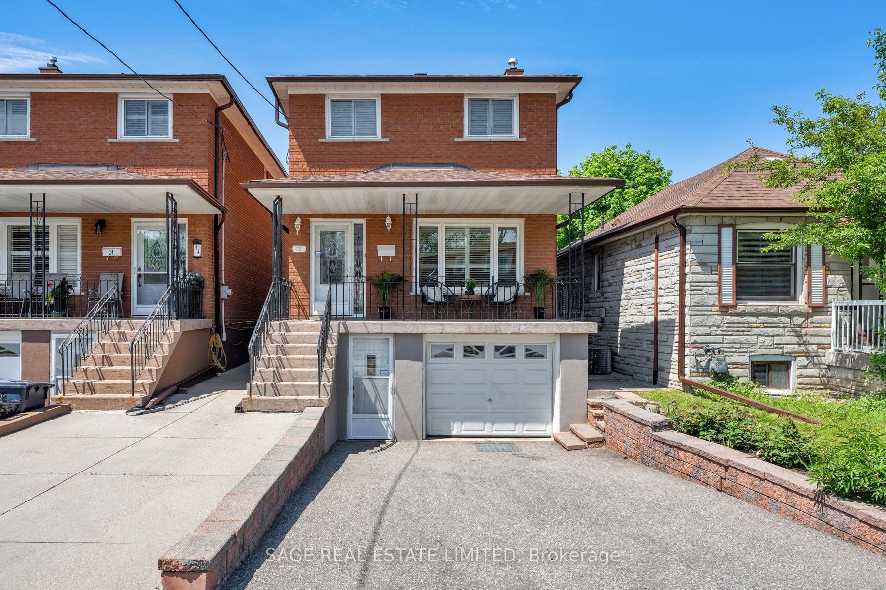 22 East Drive photo 1