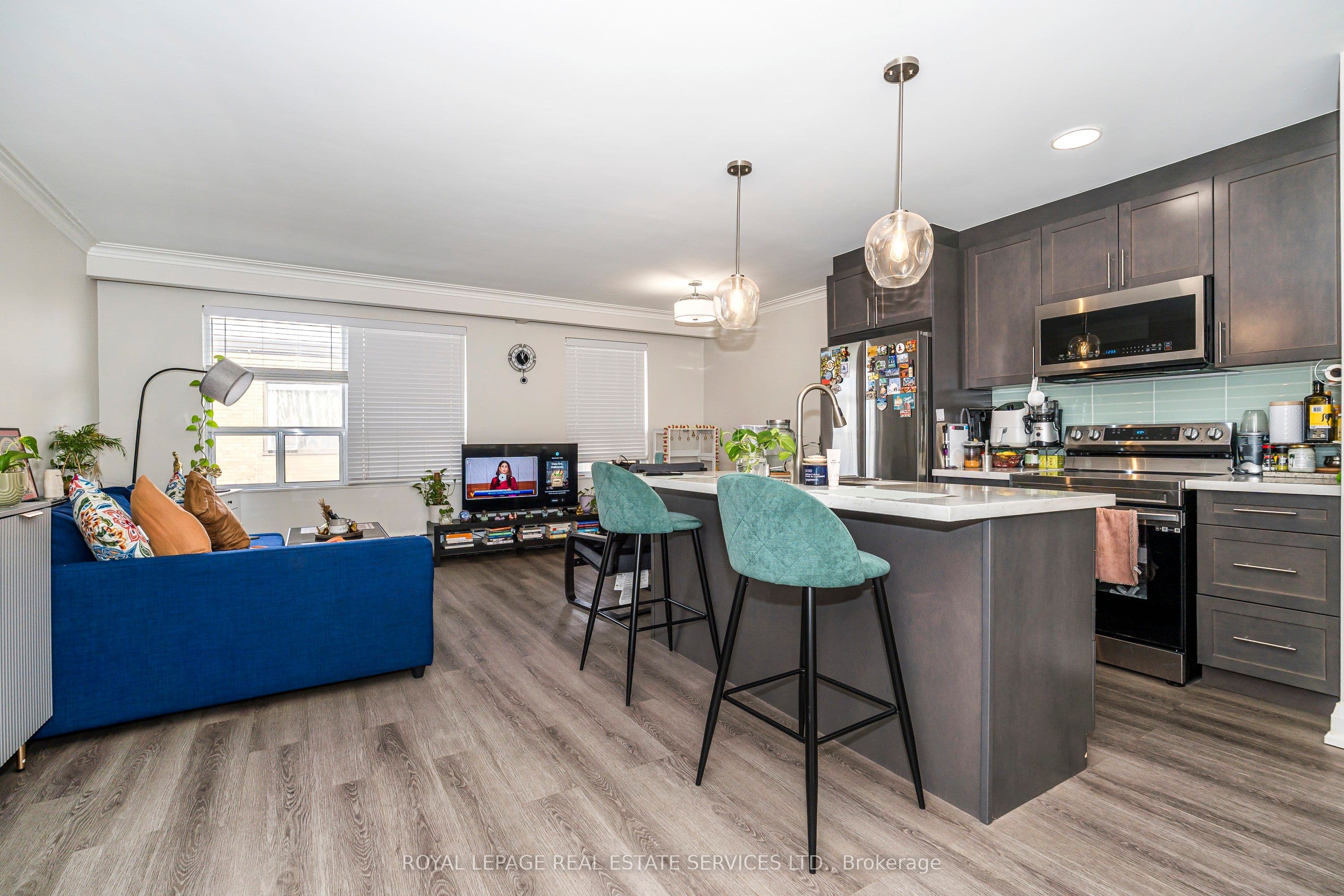 Unit 9 2637 Keele Street photo 1