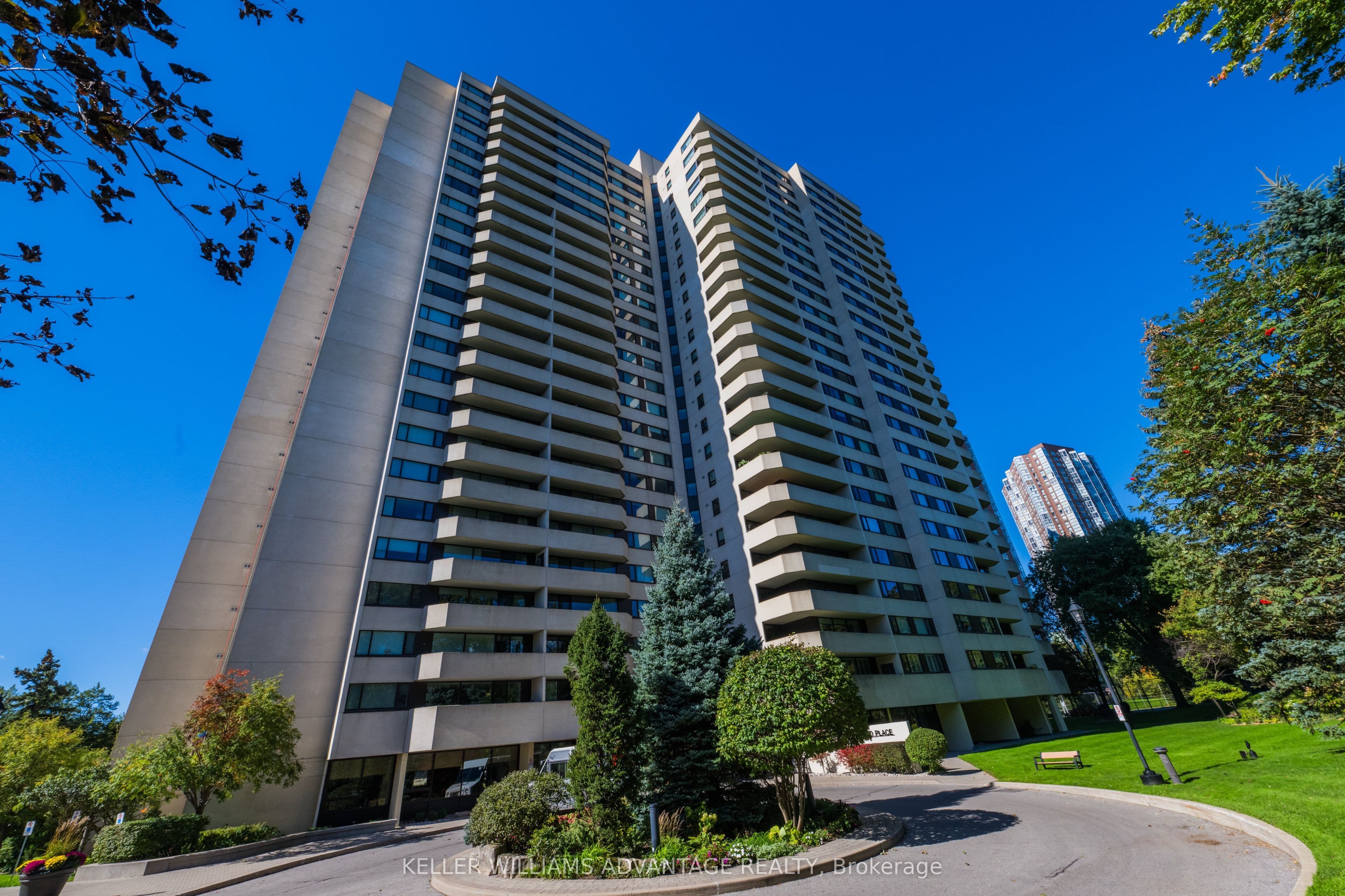 Unit 302 75 Wynford Hts Crescent photo 1