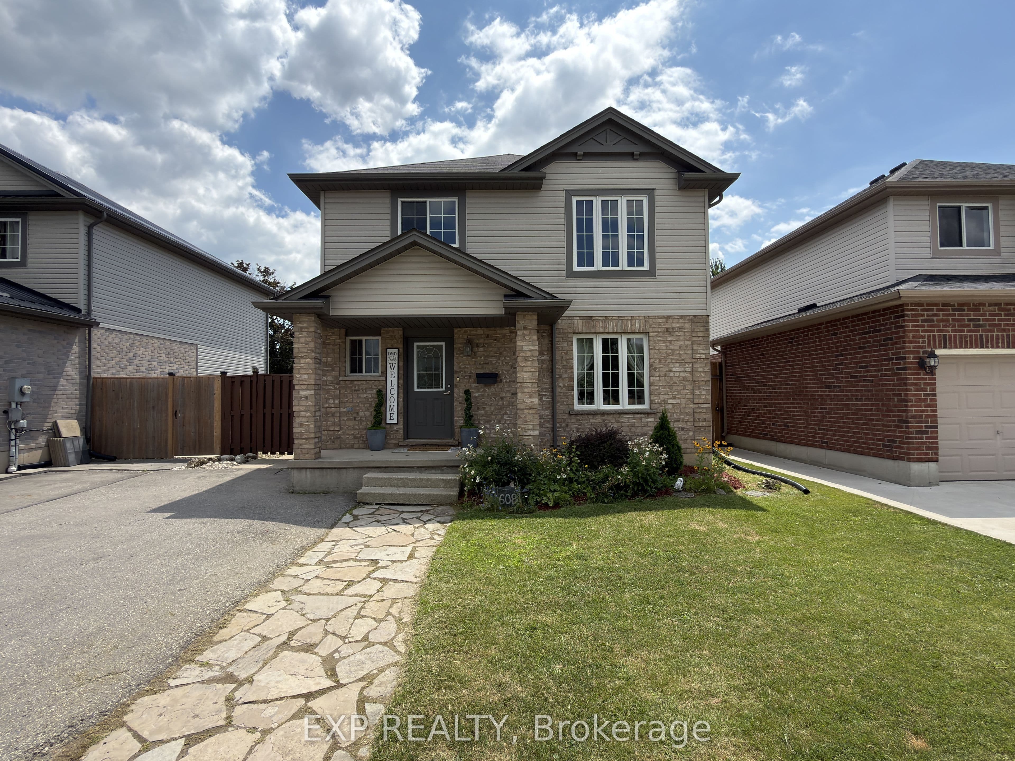 608 Highview Drive photo 1