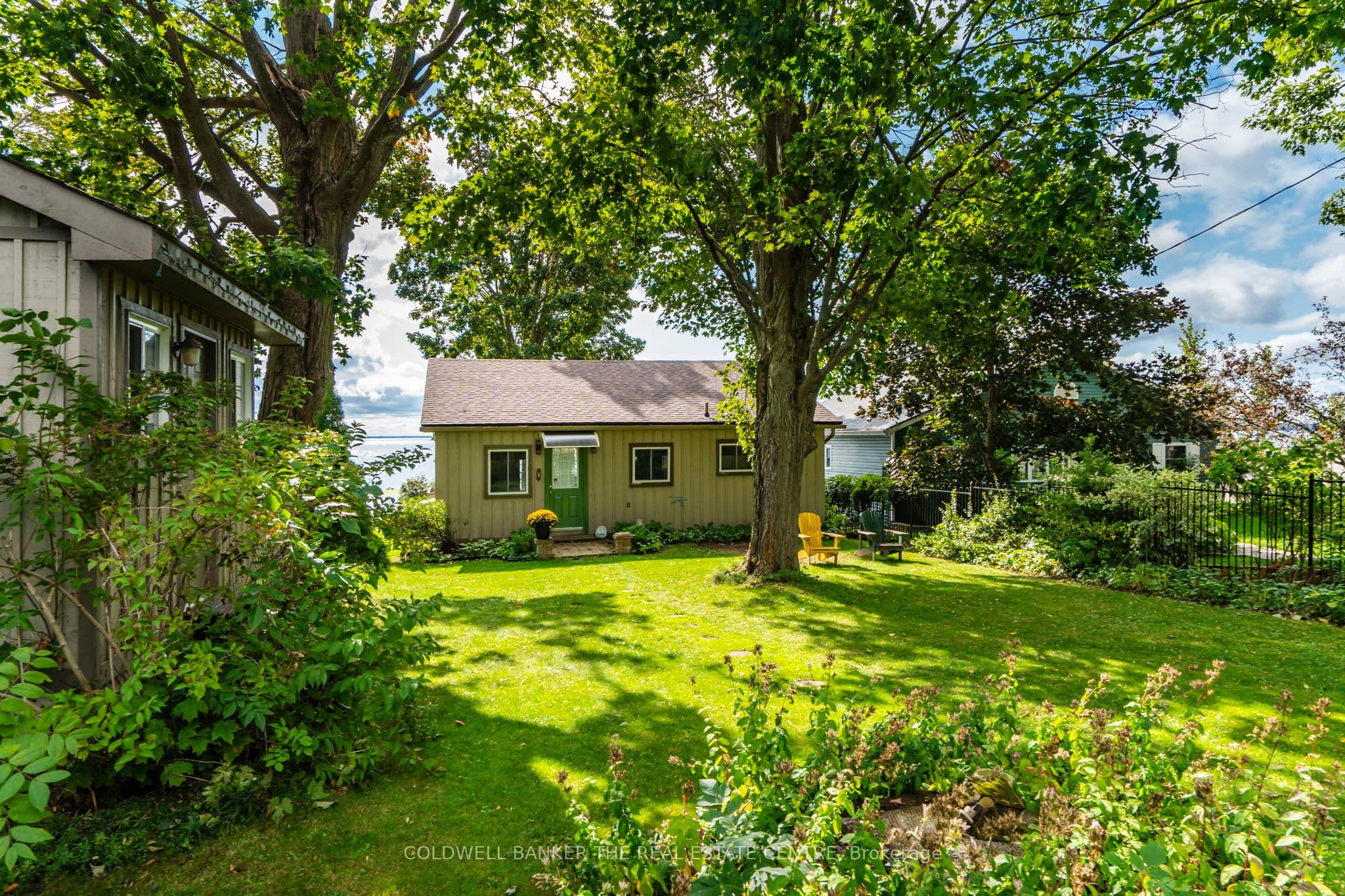 115 Lakeshore Road photo 1