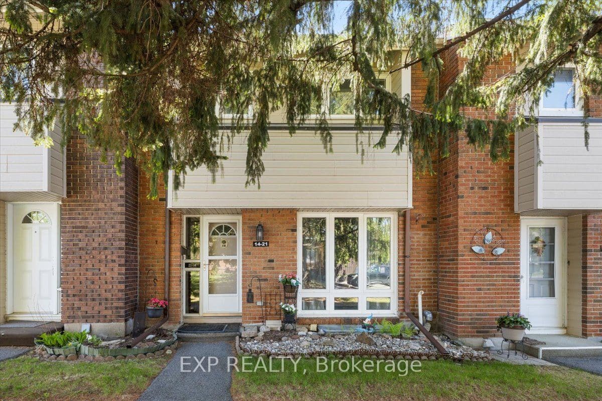Unit 14 21 Midland Crescent photo 1