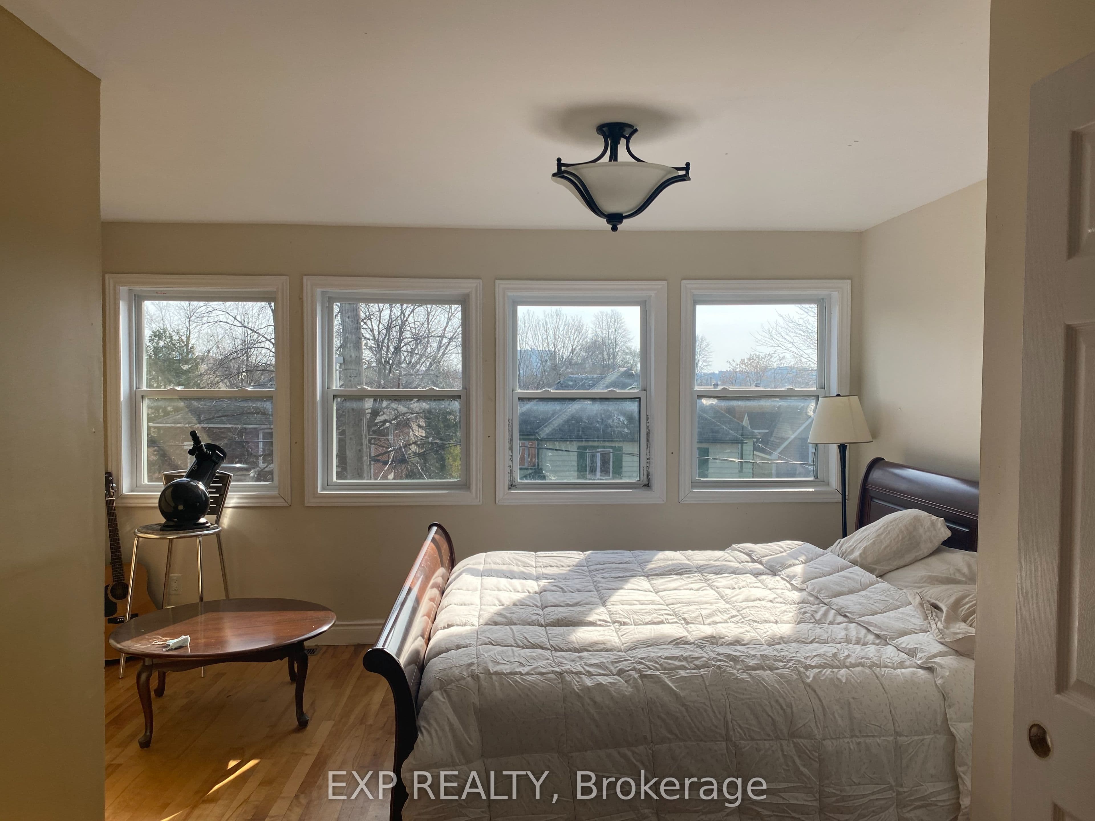 451 Sunnyside Avenue photo 1