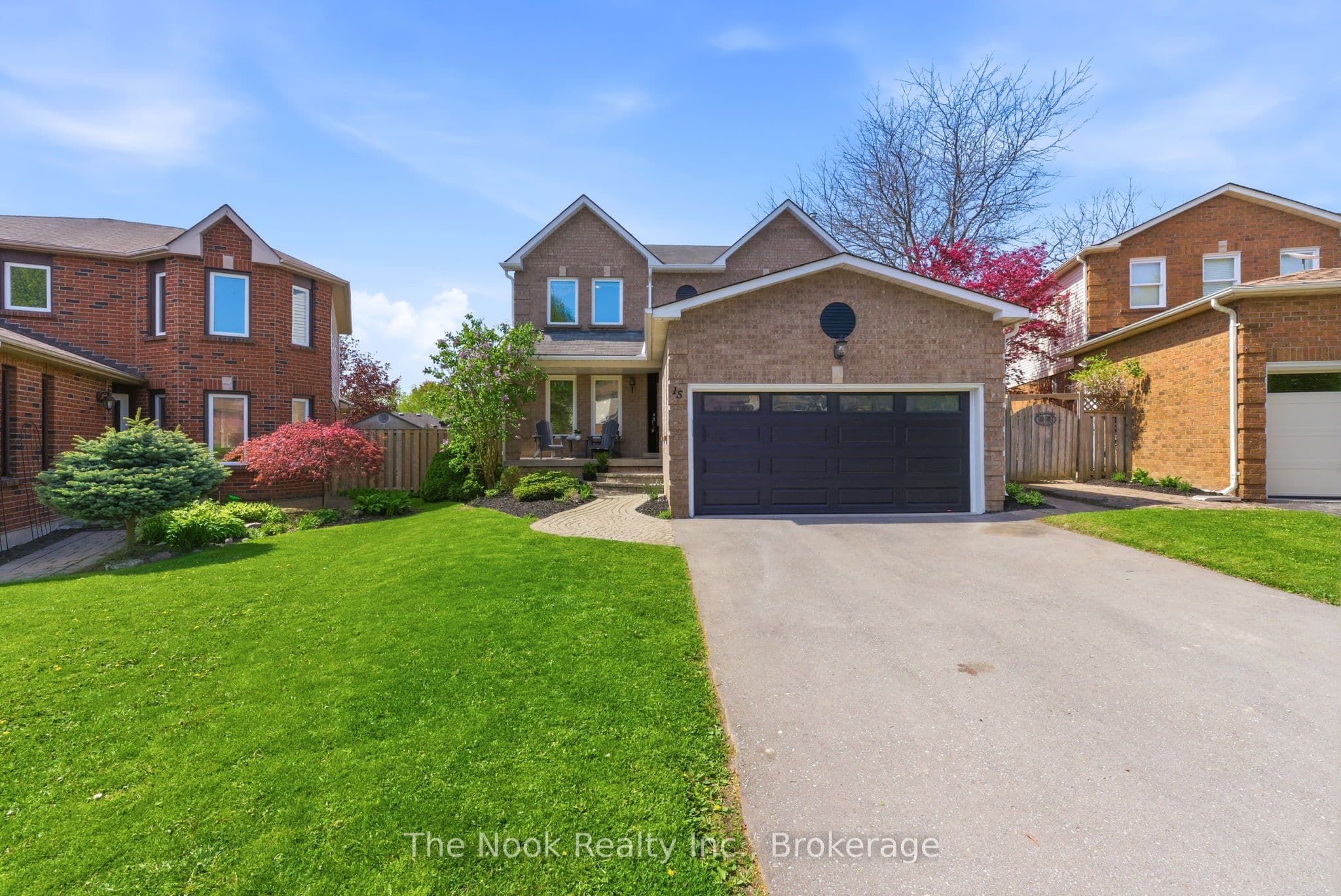 15 Stanford Crescent photo 1