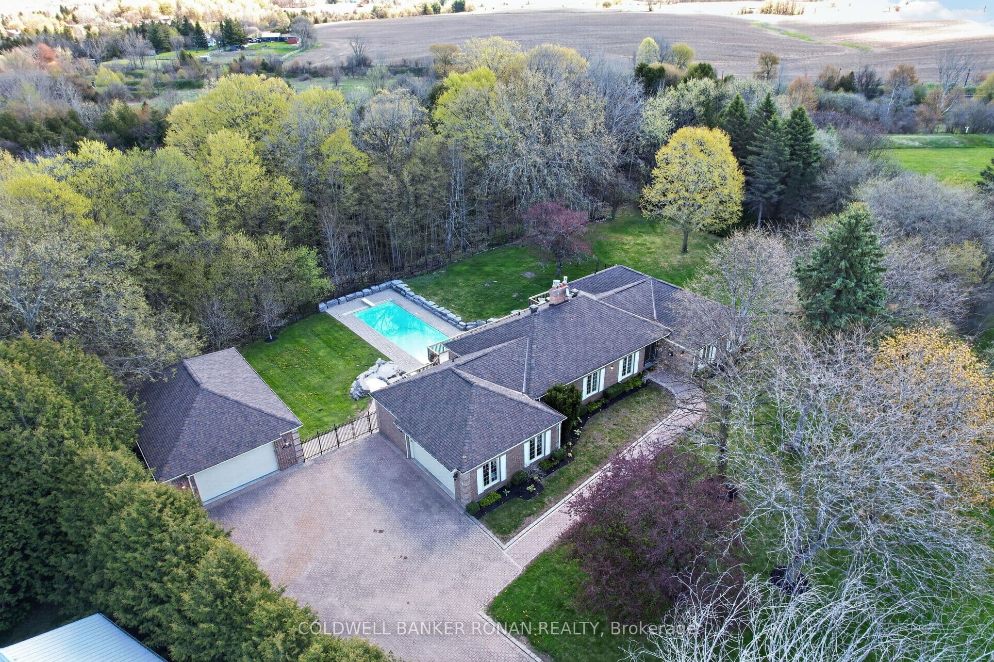 12 Themer Court photo 1