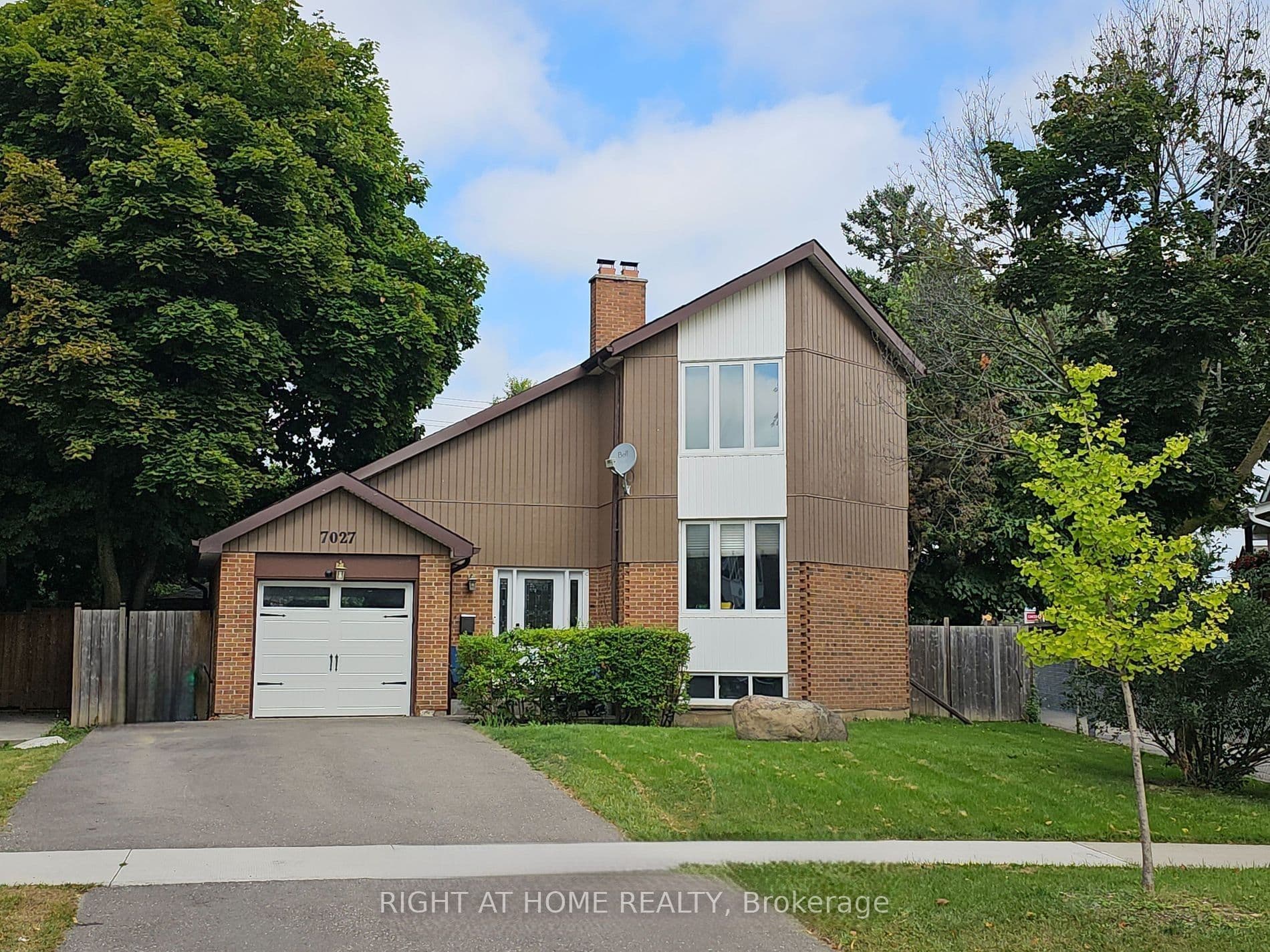 7027 Estoril Road photo 1