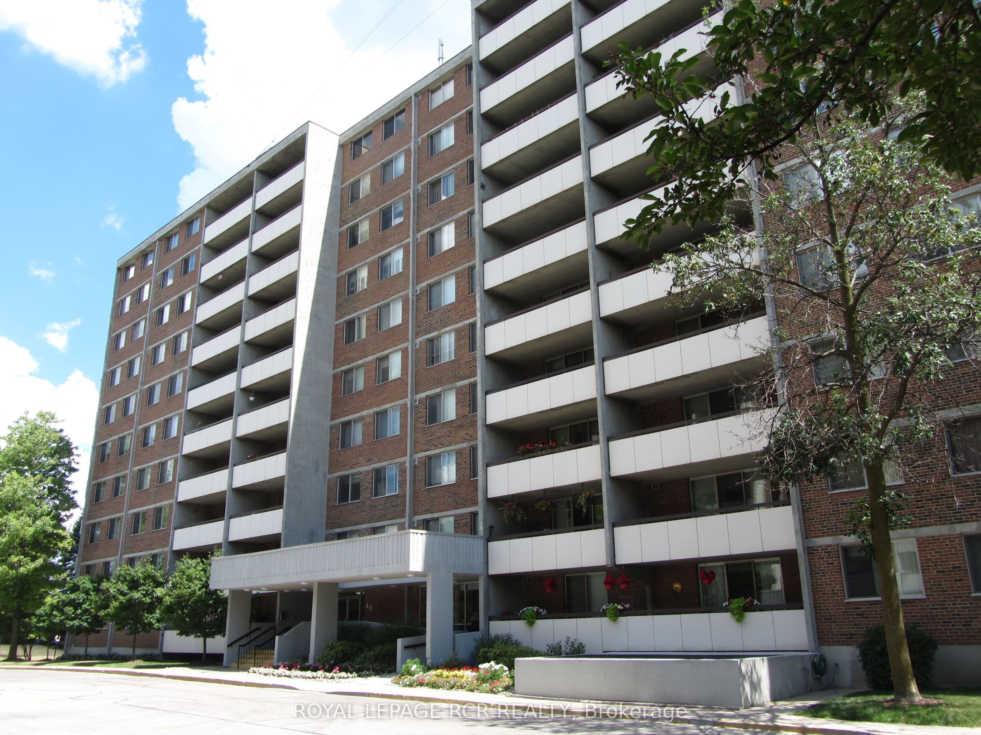 Unit 1011 40 William Roe Boulevard photo 1