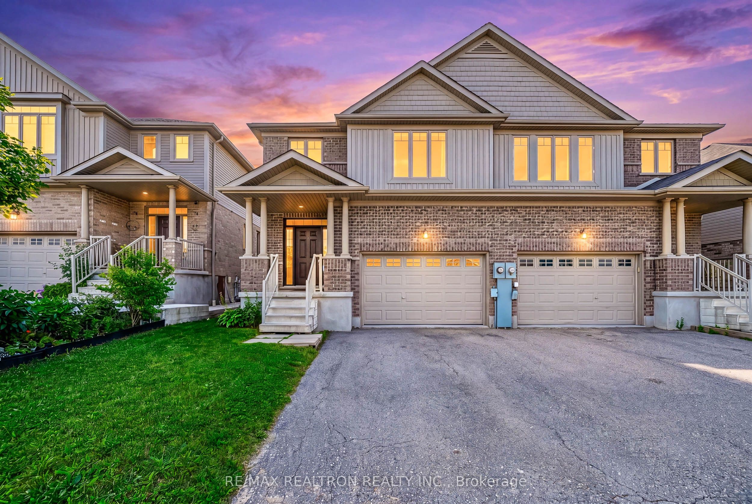 439 Avens Street photo 1