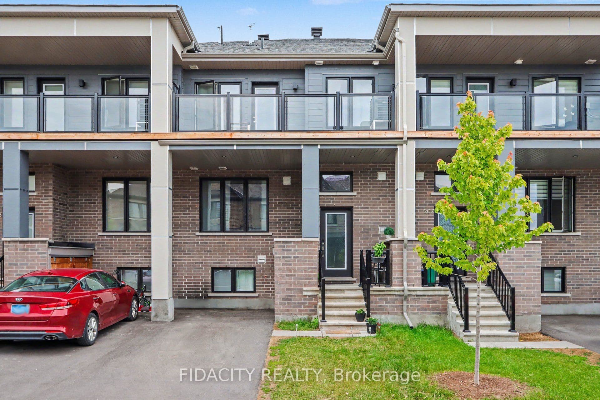 205 Beebalm Crescent photo 1