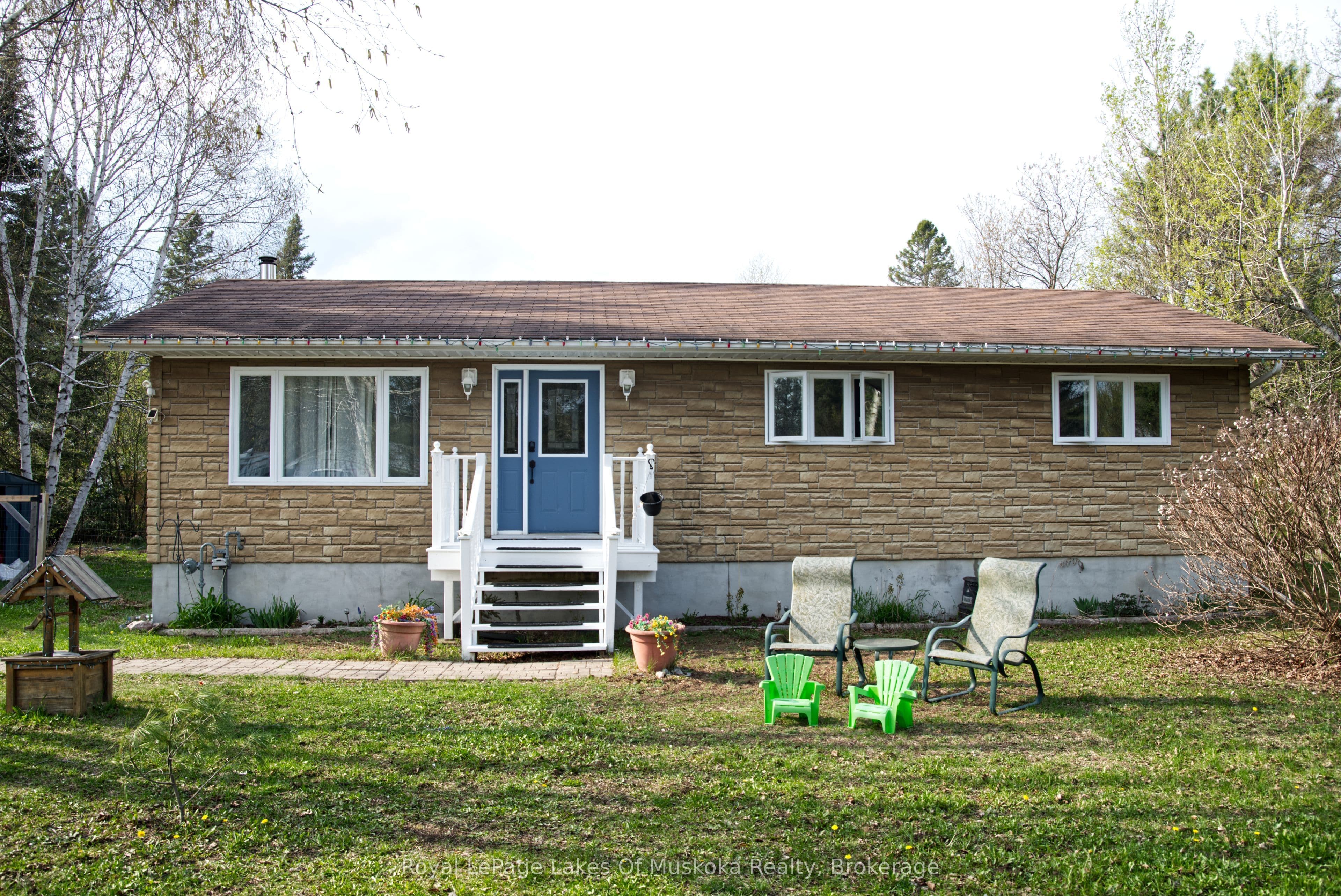 52 Sunshine Street photo 1