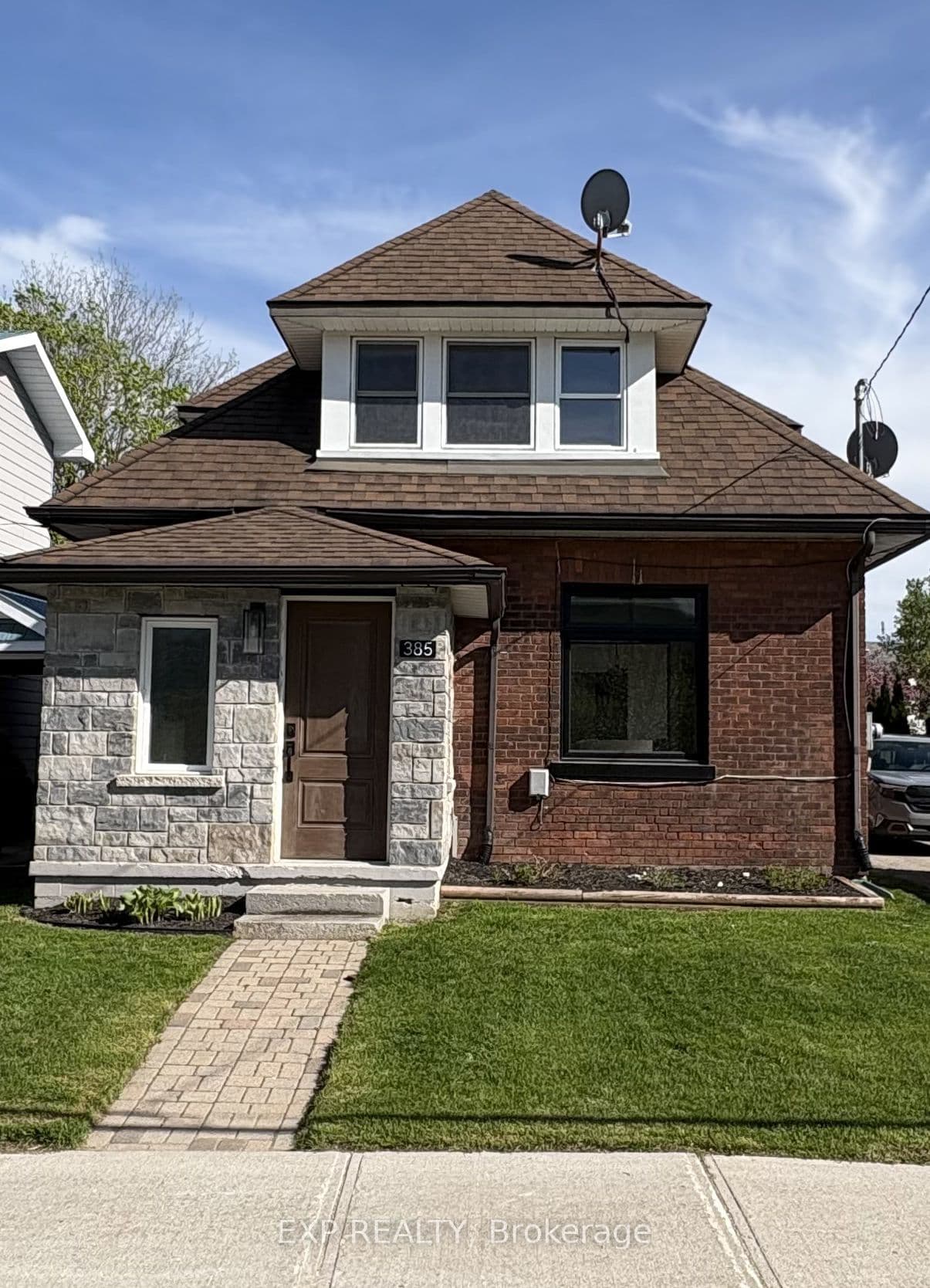 385 Hugel Avenue photo 1