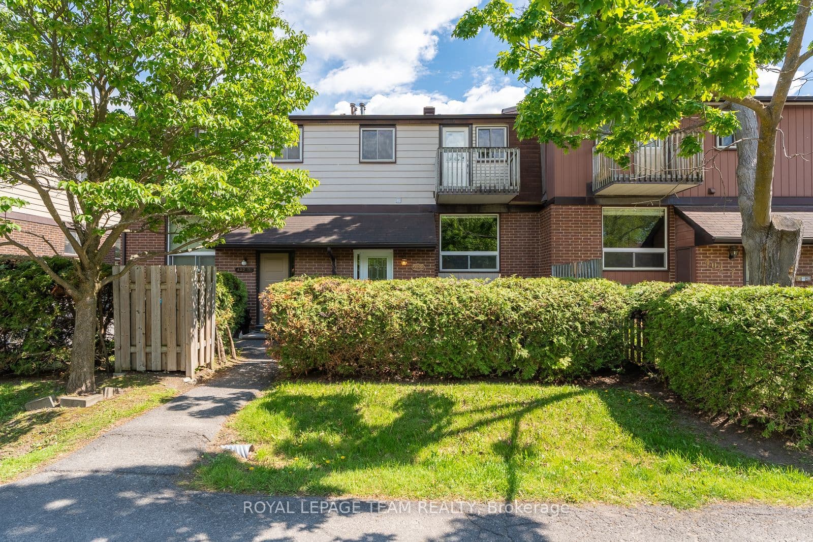 Unit 9 402 Montfort Street photo 1