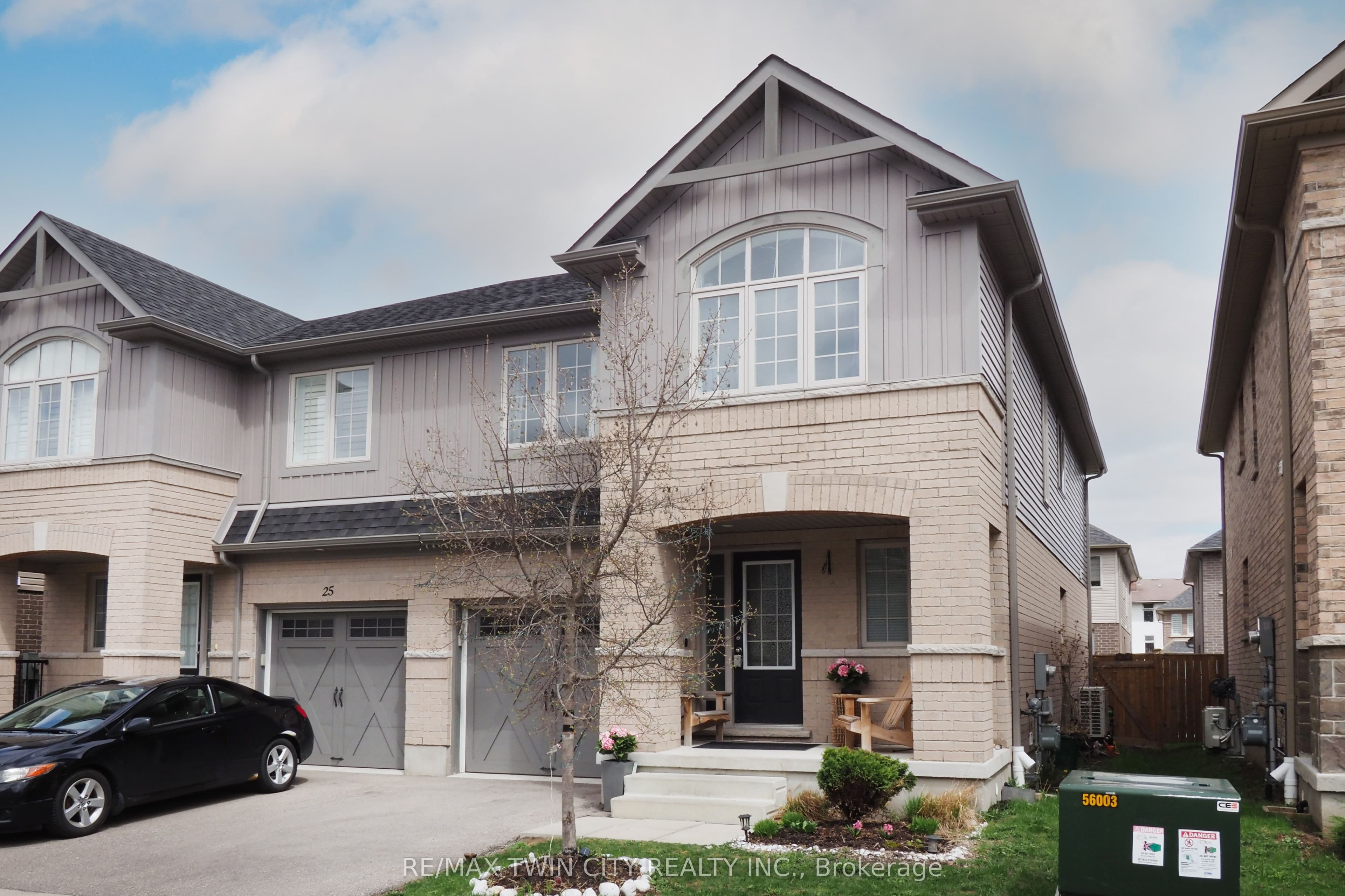 27 GLEASON Crescent photo 1
