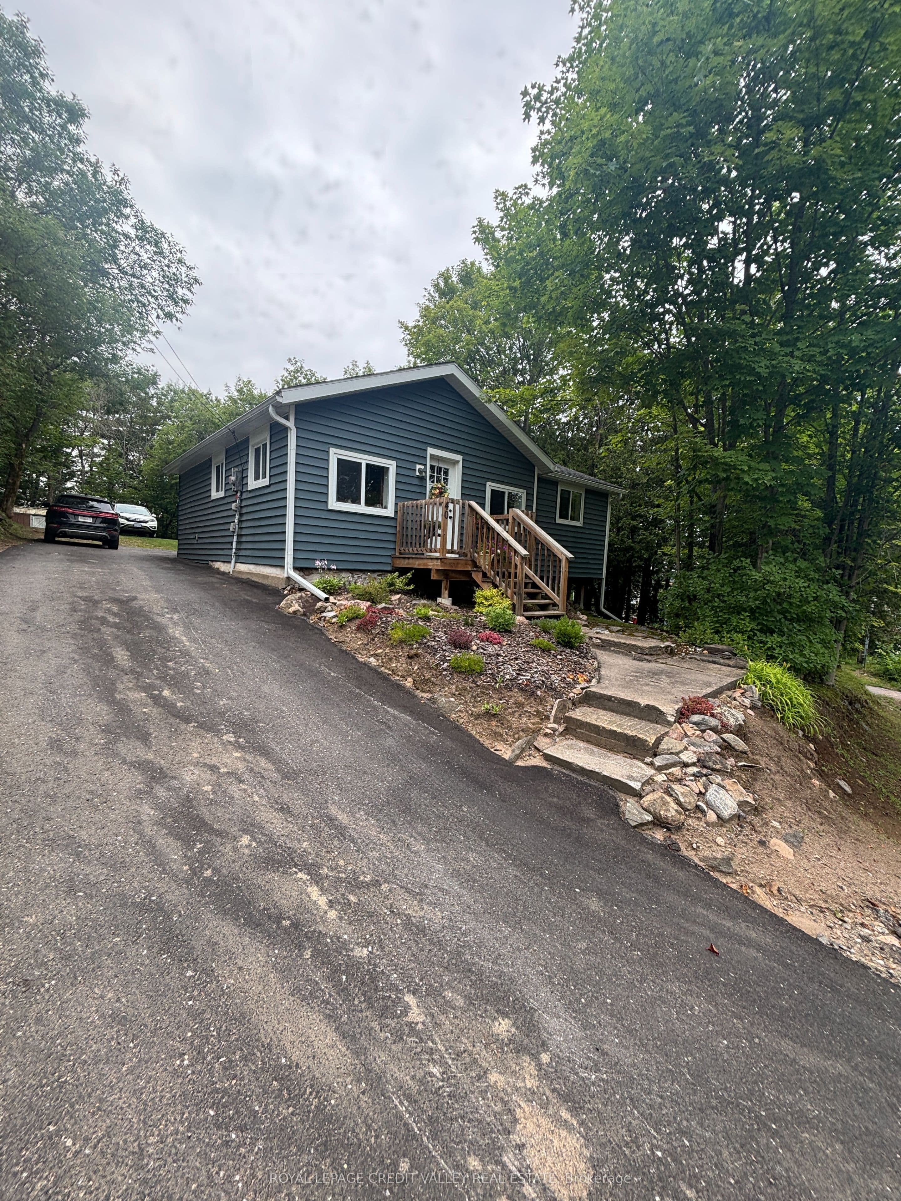 40 Cleak Avenue photo 1