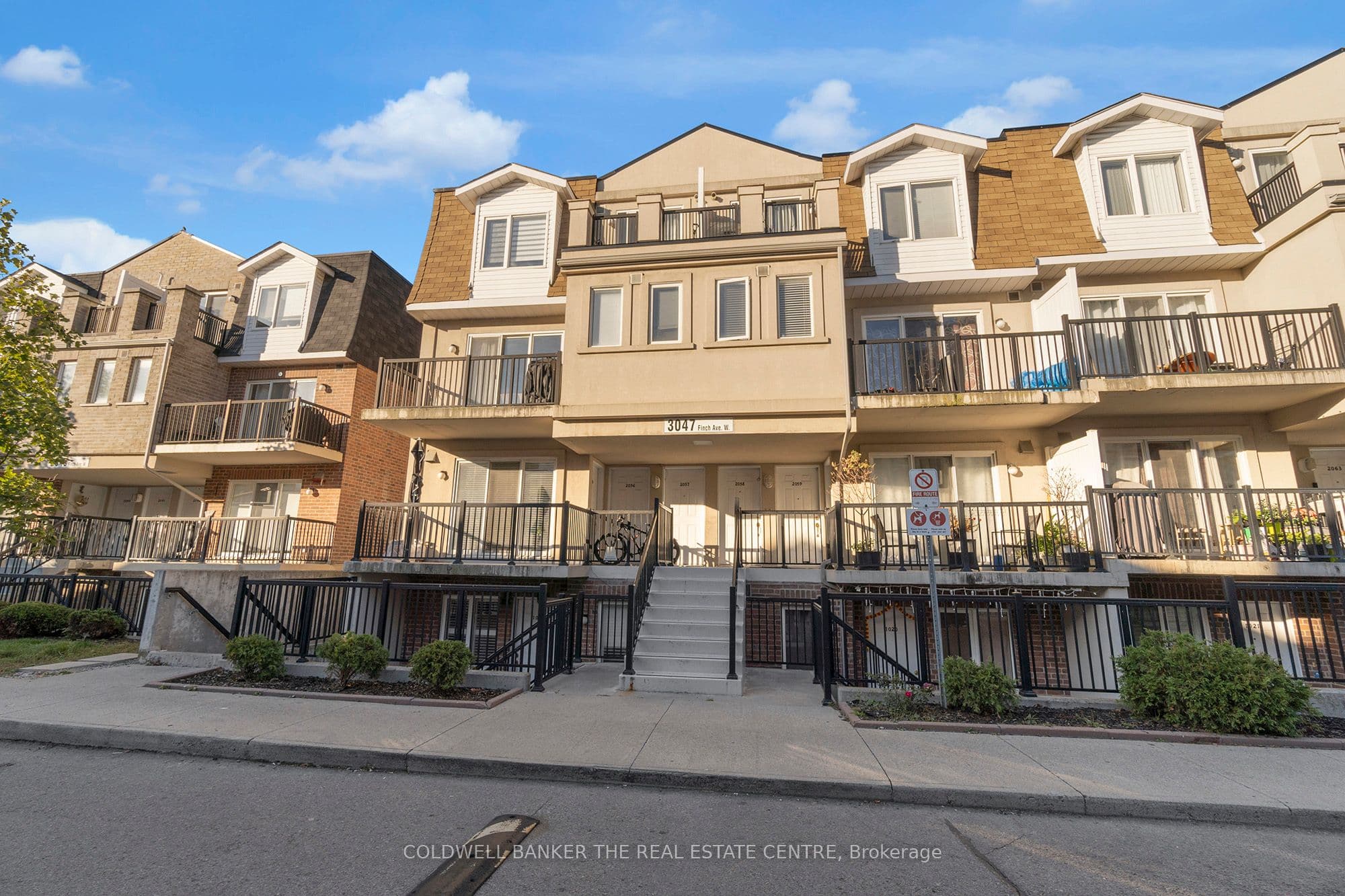 Unit 2057 3047 Finch Avenue photo 1
