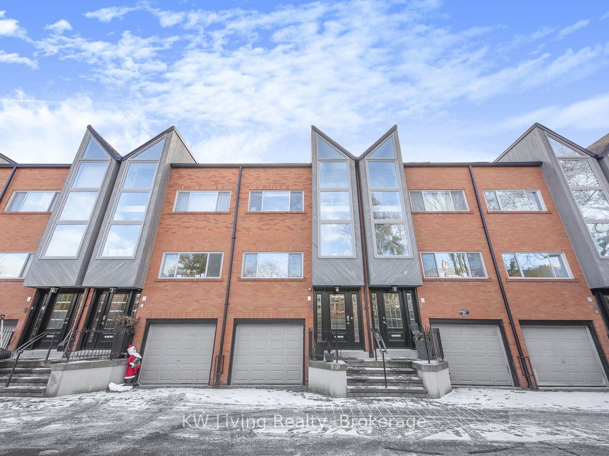 Unit TH7 155 Woodbine Avenue photo 1