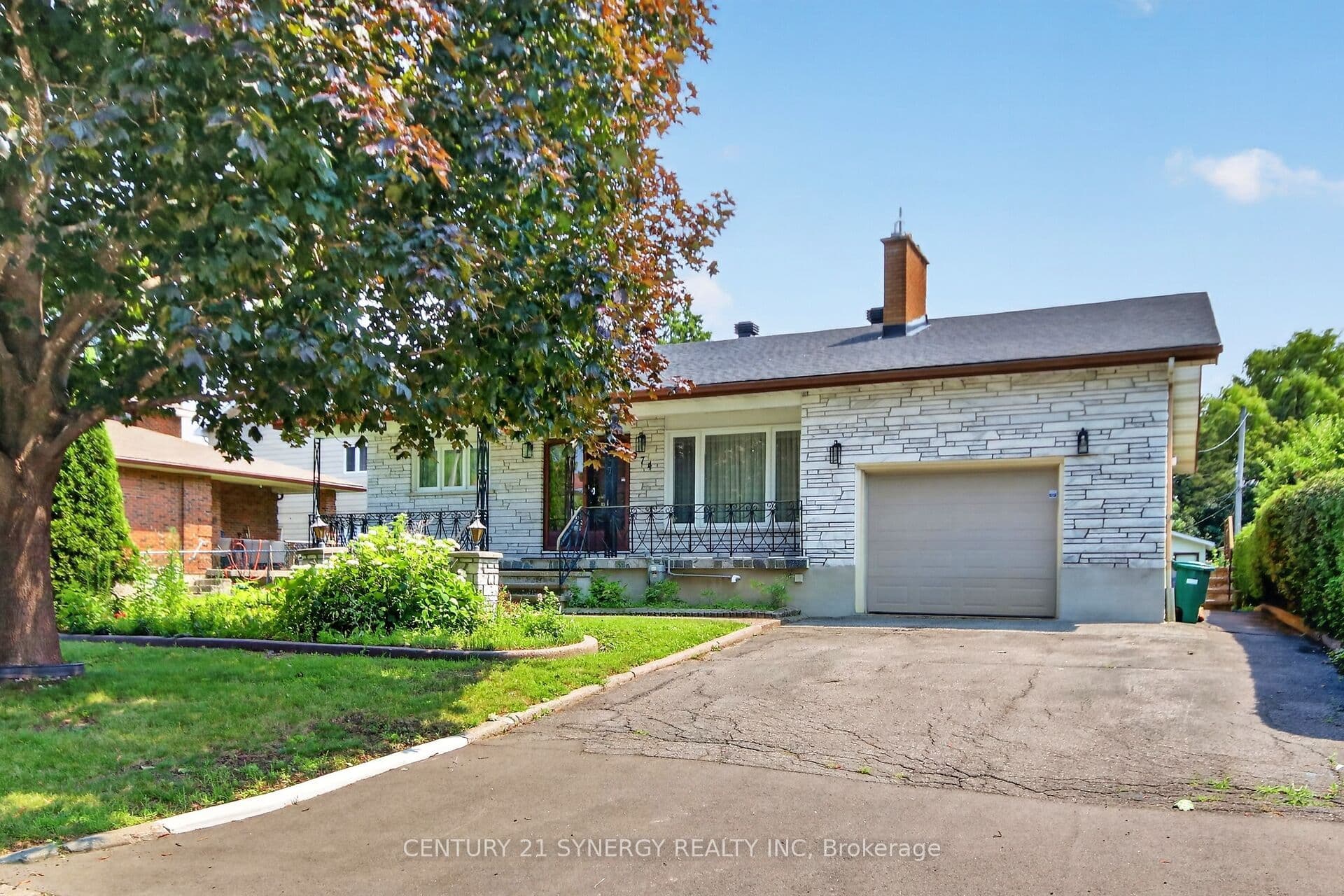 974 Greenbriar Avenue photo 1