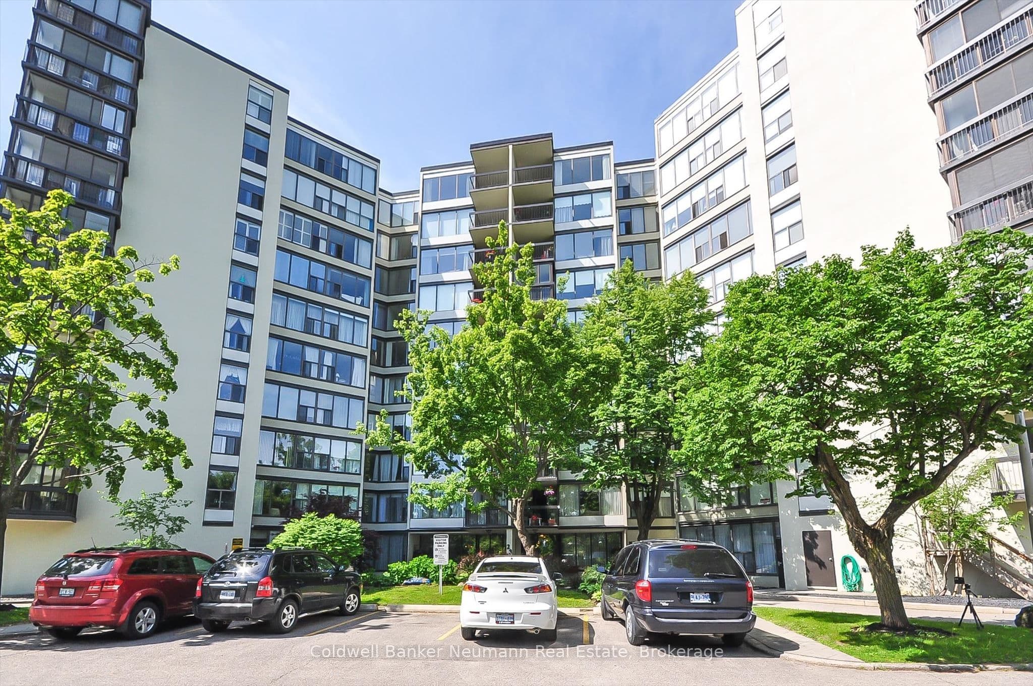 Unit 305 23 Woodlawn Road photo 1