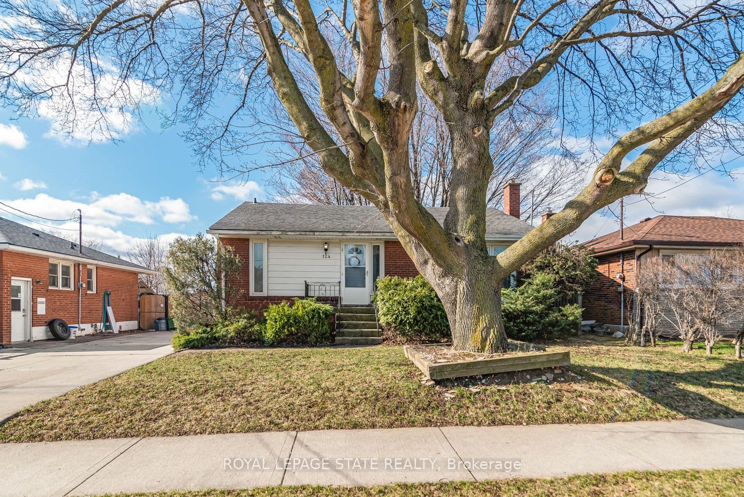124 Broker Drive photo 1
